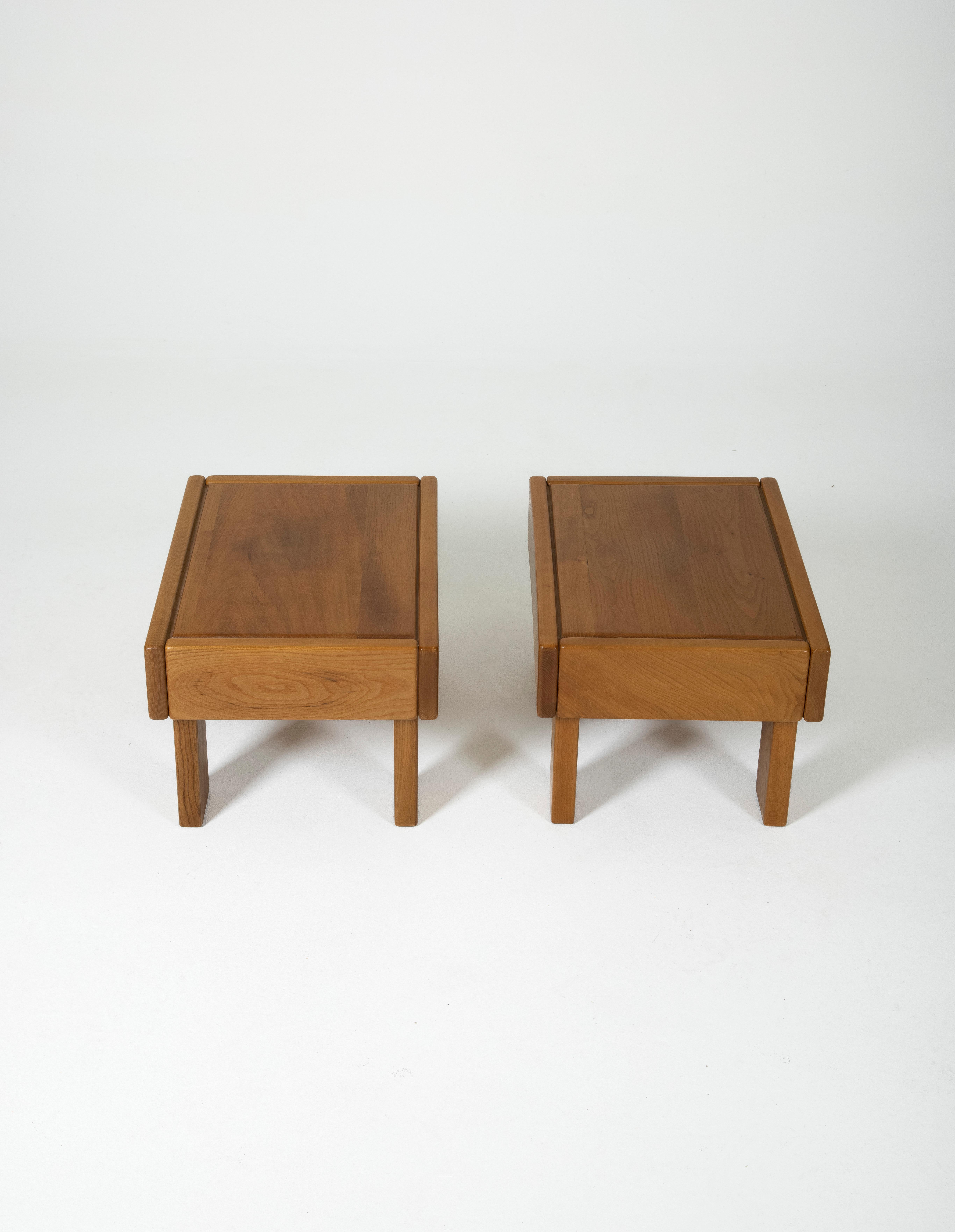 Pair of Bedside Tables Maison Regain in Solid Elm In Good Condition For Sale In PARIS, FR