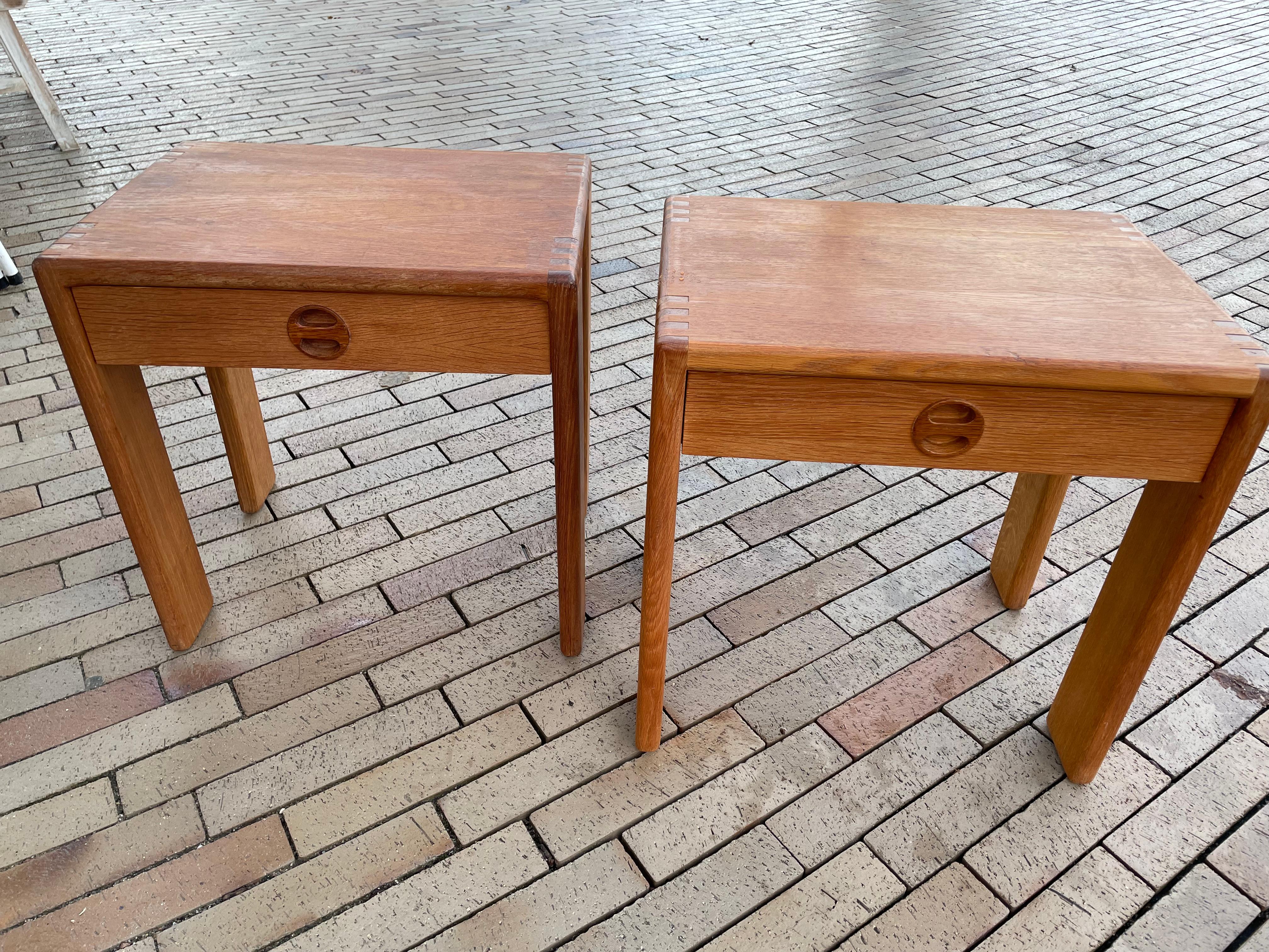 Pair of Bedside Tables Nightstands Oak, Esko Pajamies for Asko Finland 1960s For Sale 11