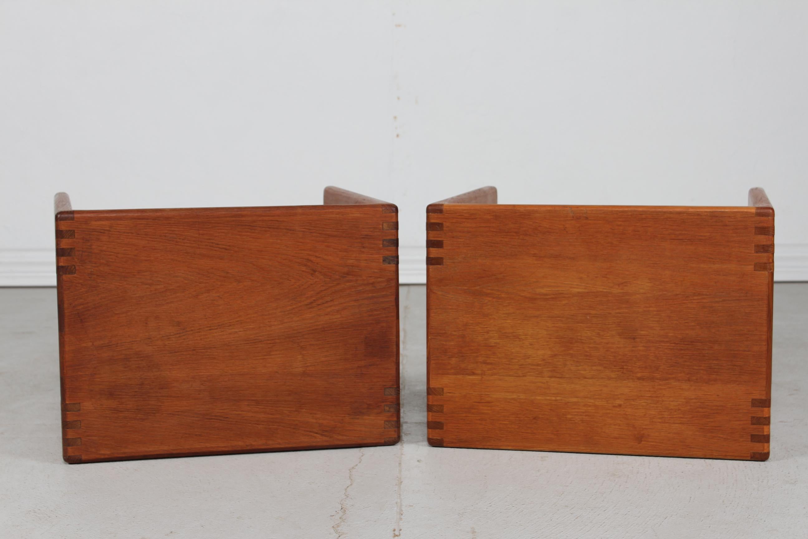 Pair of Bedside Tables Nightstands Oak, Esko Pajamies for Asko Finland 1960s For Sale 4