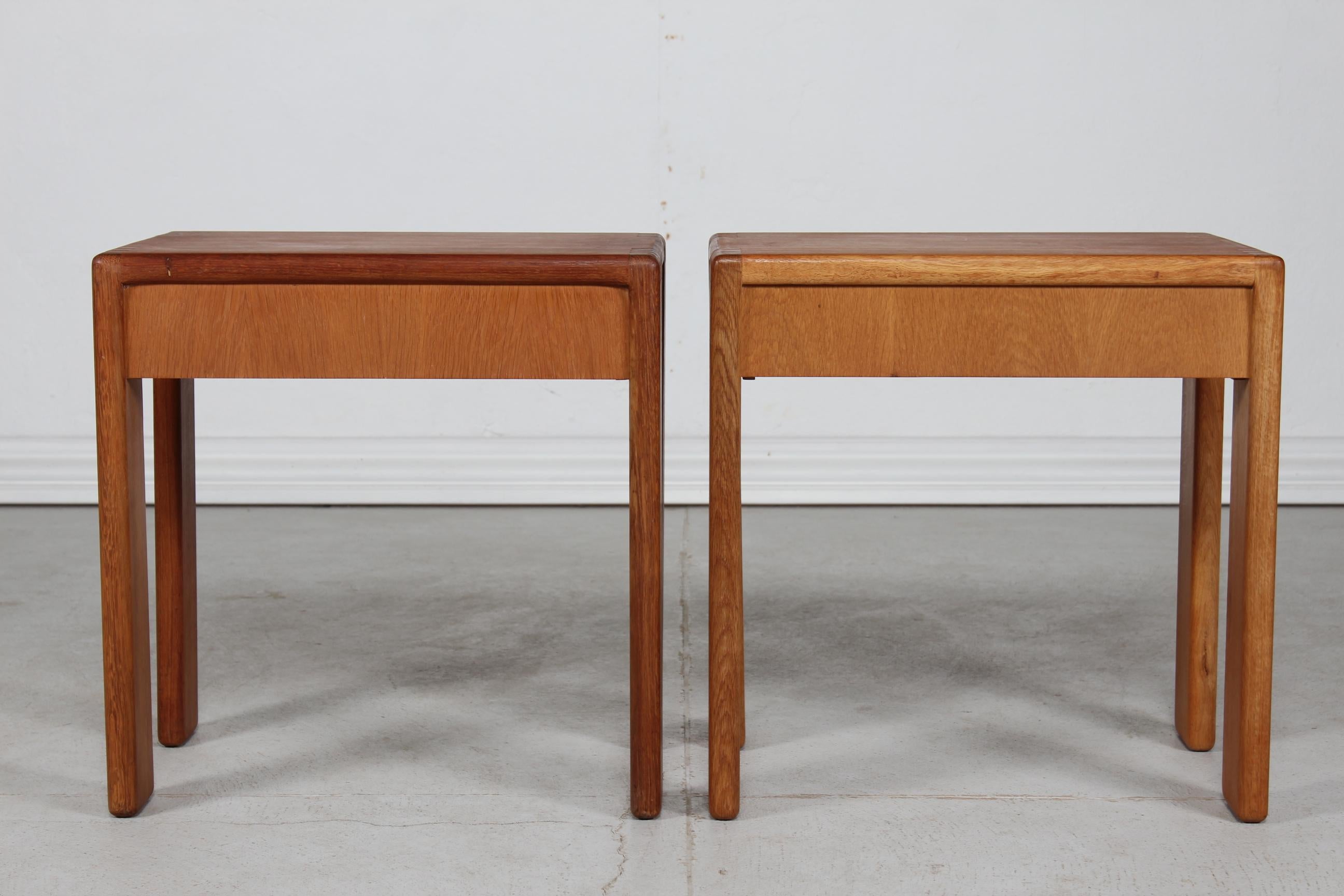 Pair of Bedside Tables Nightstands Oak, Esko Pajamies for Asko Finland 1960s For Sale 6