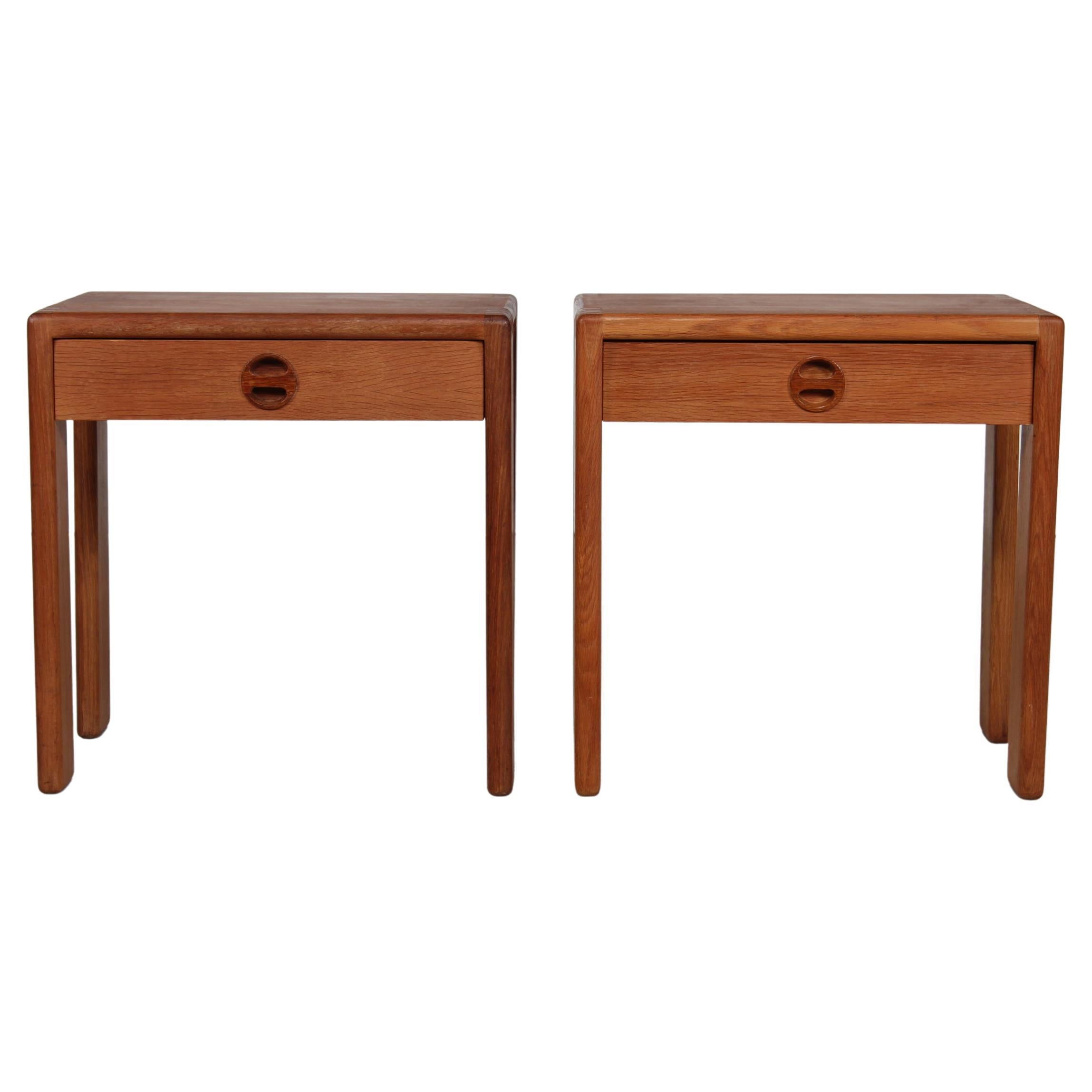 Mid-Century Modern Pair of Bedside Tables Nightstands Oak, Esko Pajamies for Asko Finland 1960s For Sale