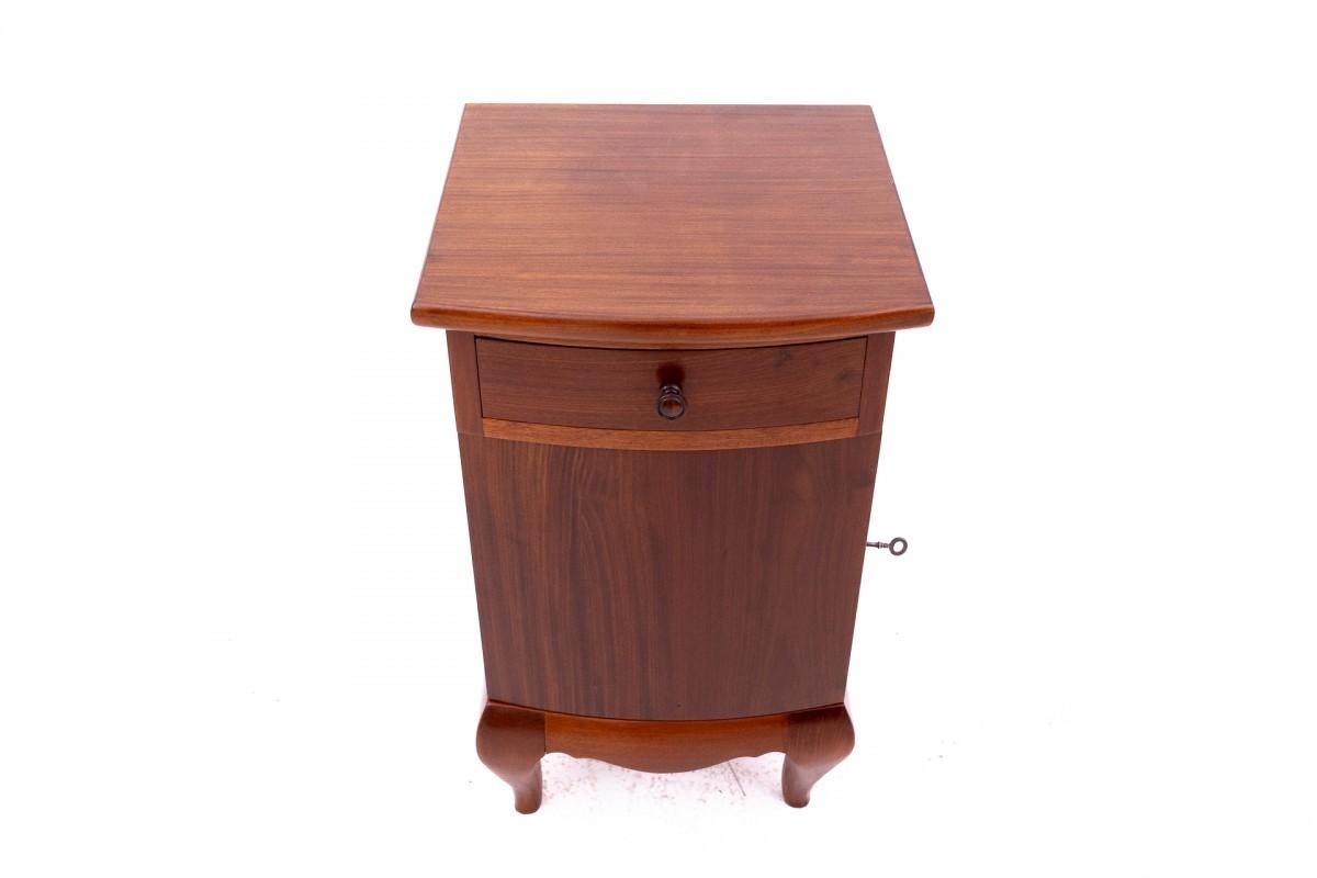 Pair of bedside tables, Poland, 1940s. In Good Condition For Sale In Chorzów, PL