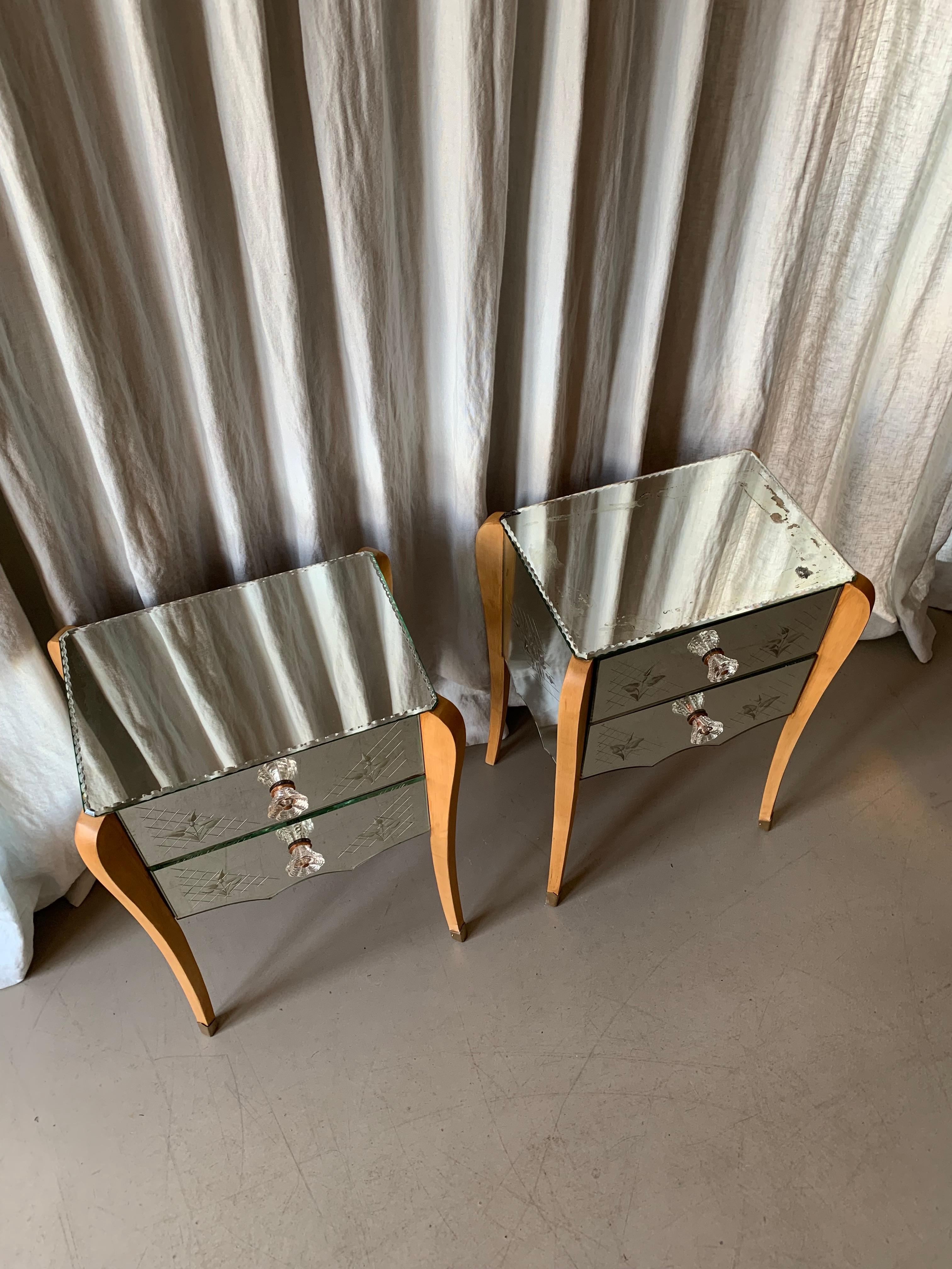 Pair of Bedside Tables - Venetian Style For Sale 5