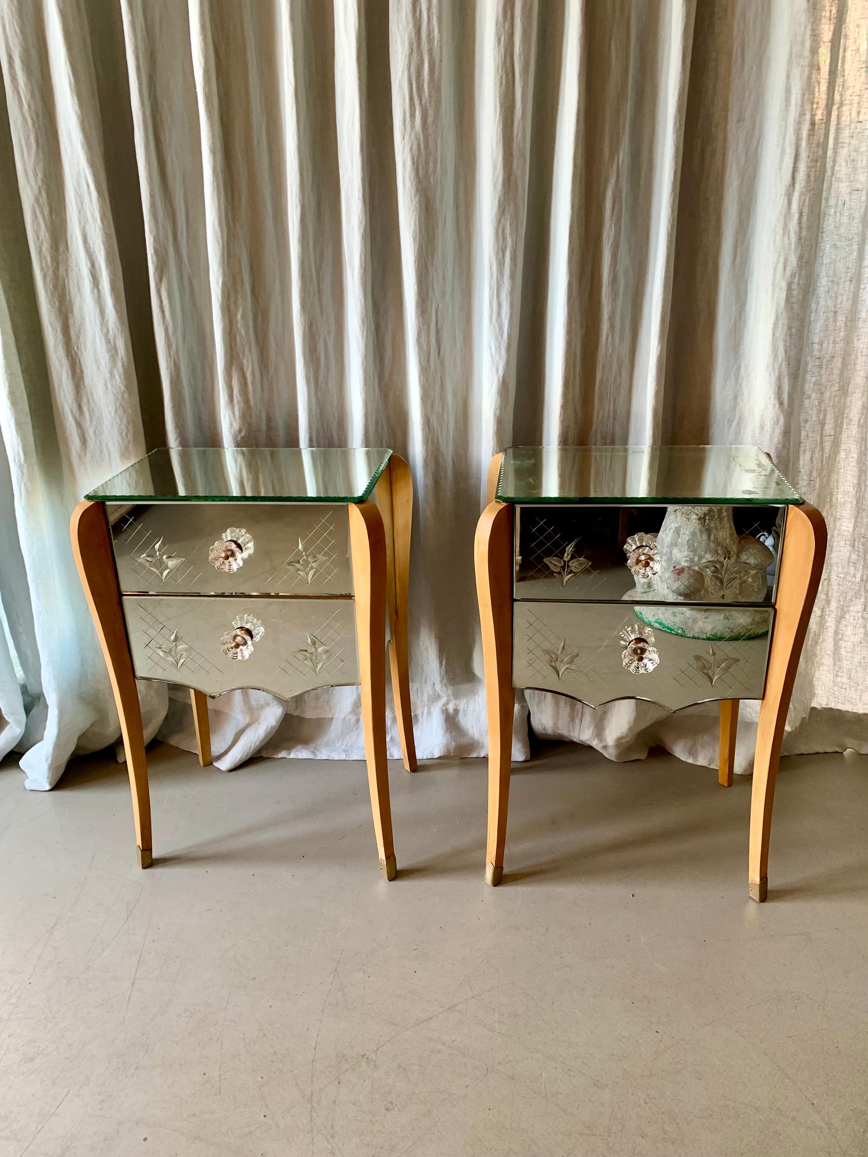 Pair of Bedside Tables - Venetian Style For Sale 3