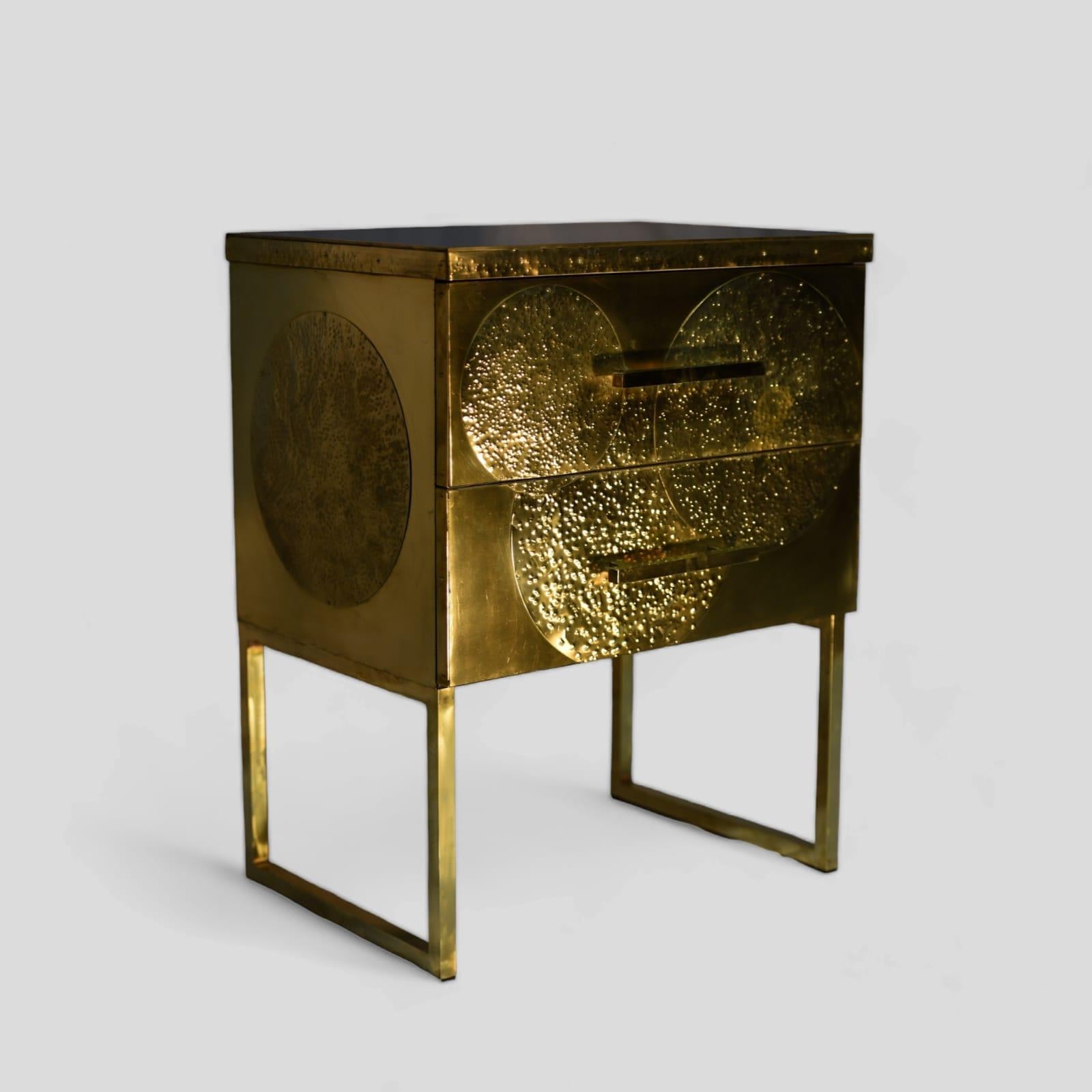 Pair of bedside tables with 2 drawers in wood and brass For Sale 3