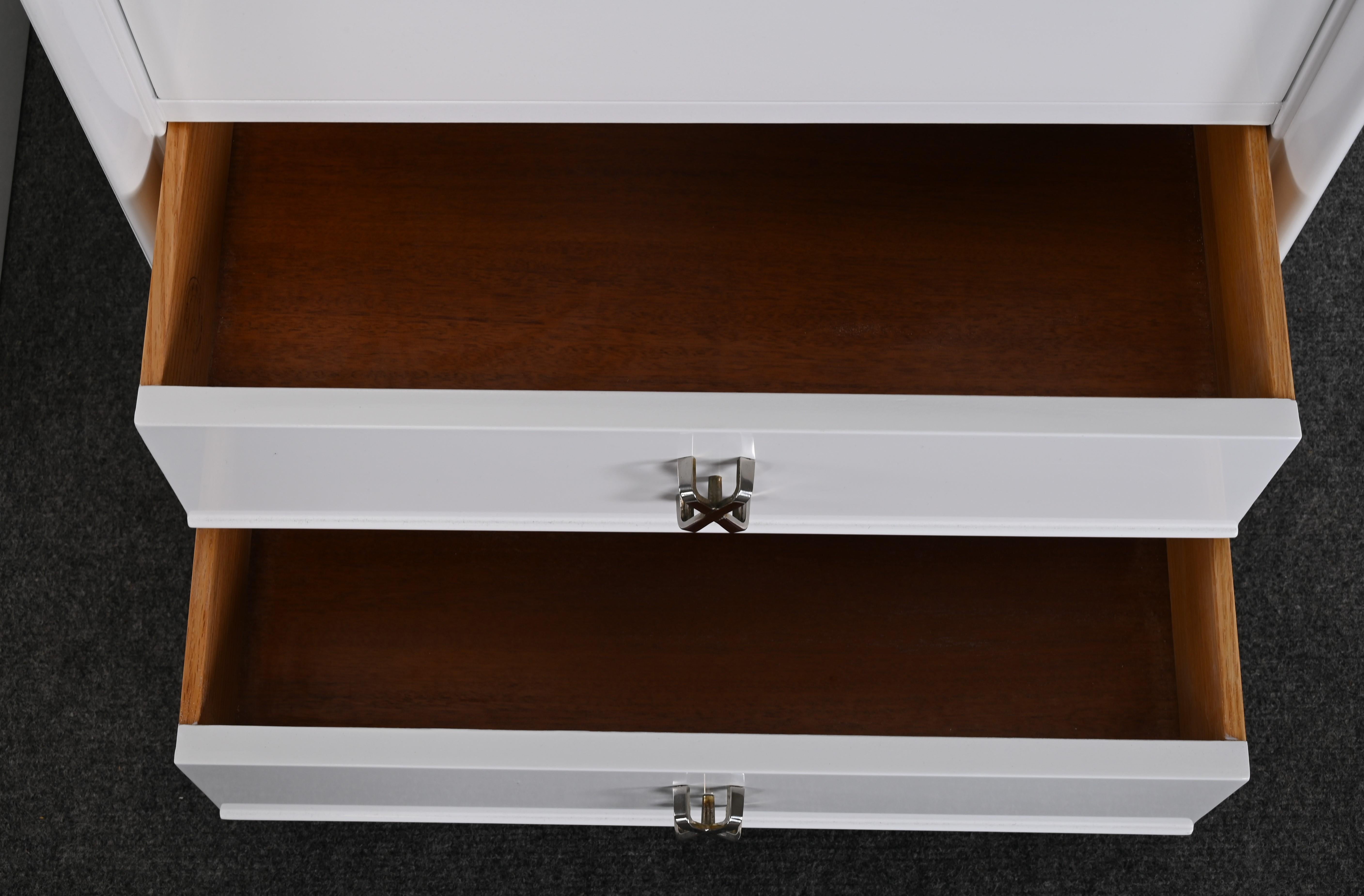 Pair of Bedside Tables with Silver X-Pulls by Paul Frankl, 1950 For Sale 8