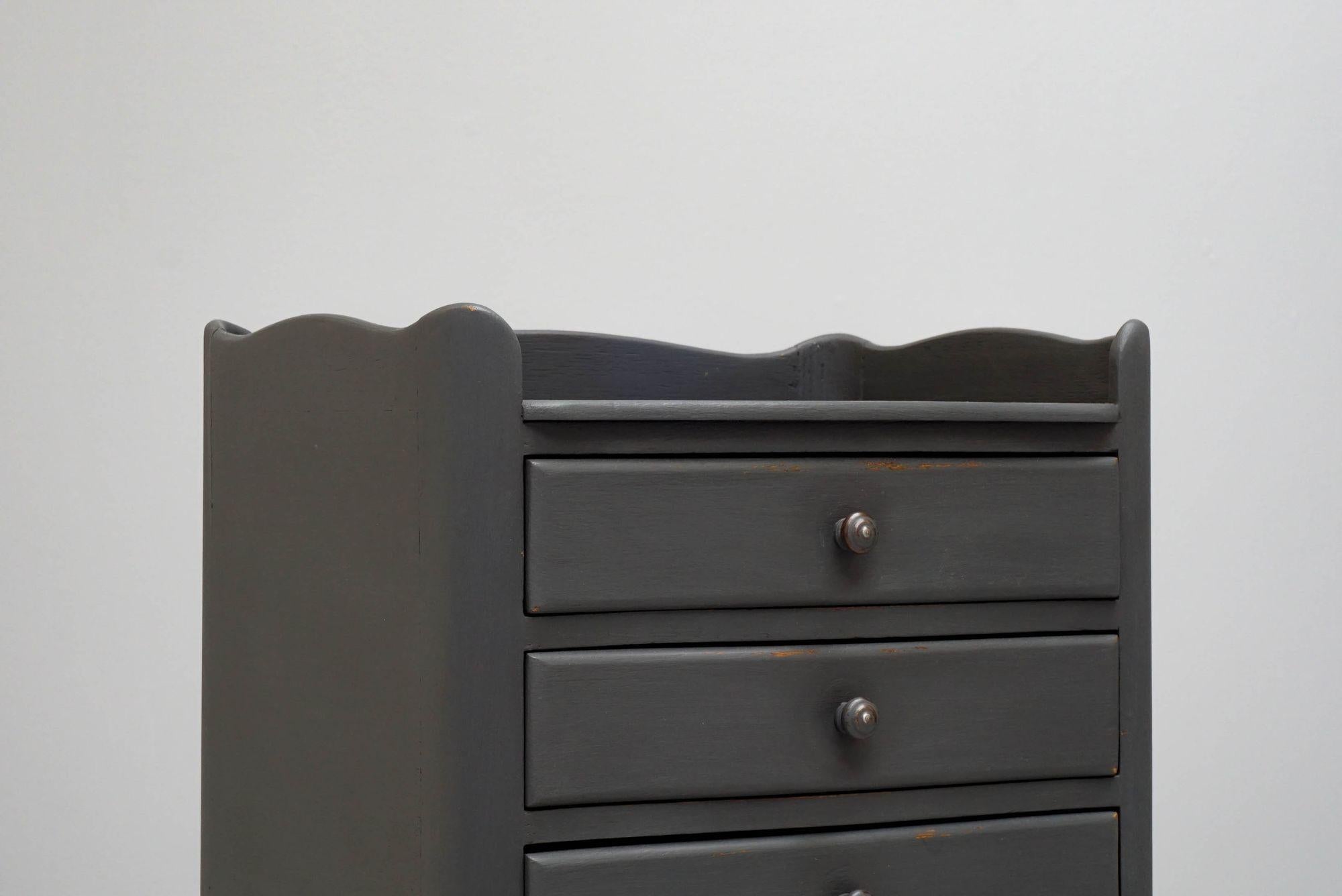 Mid-20th Century Pair of Bedsides For Sale