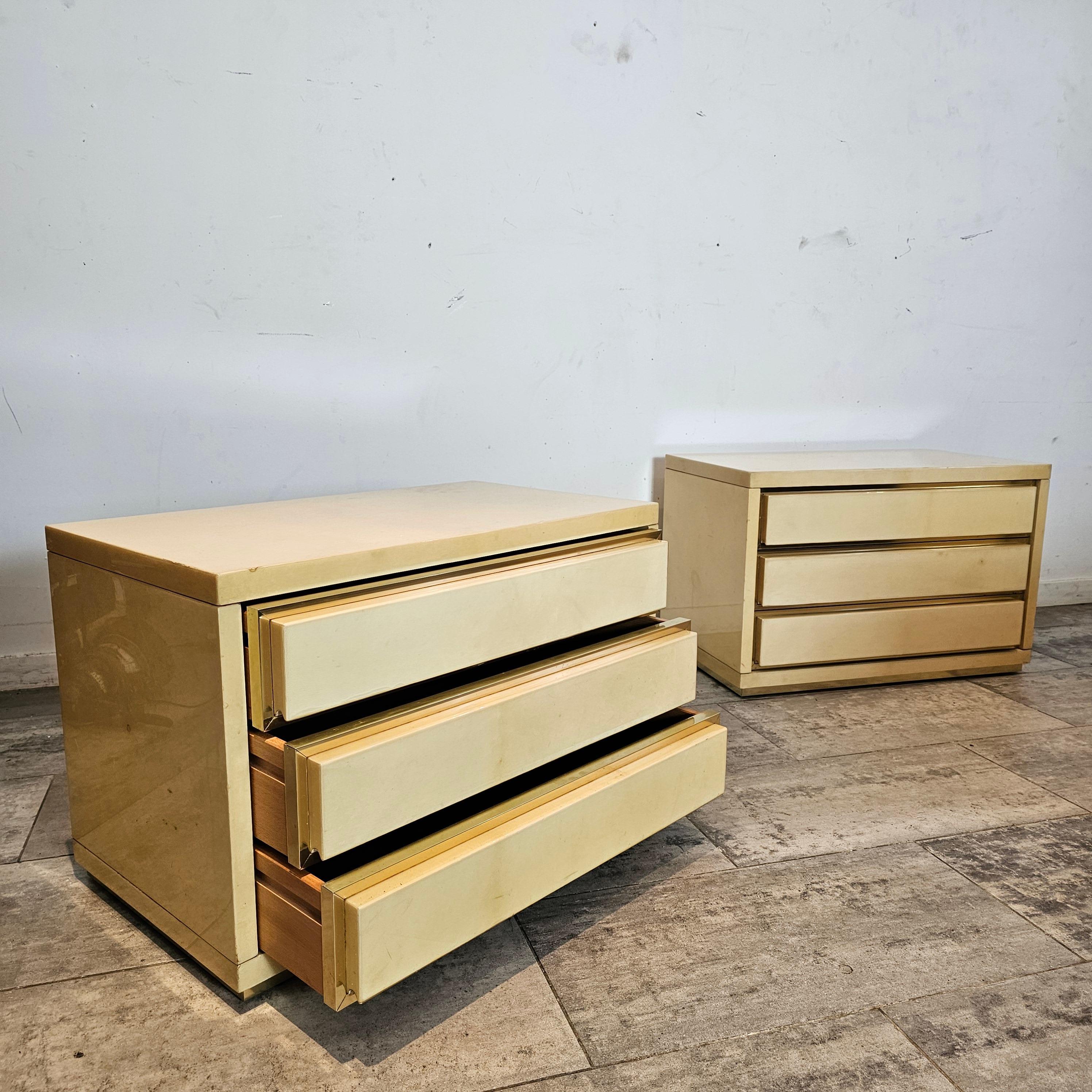 Parchment Paper Pair of Bedsides in Ivory Color, from Aldo Tura, Italy 1970s For Sale