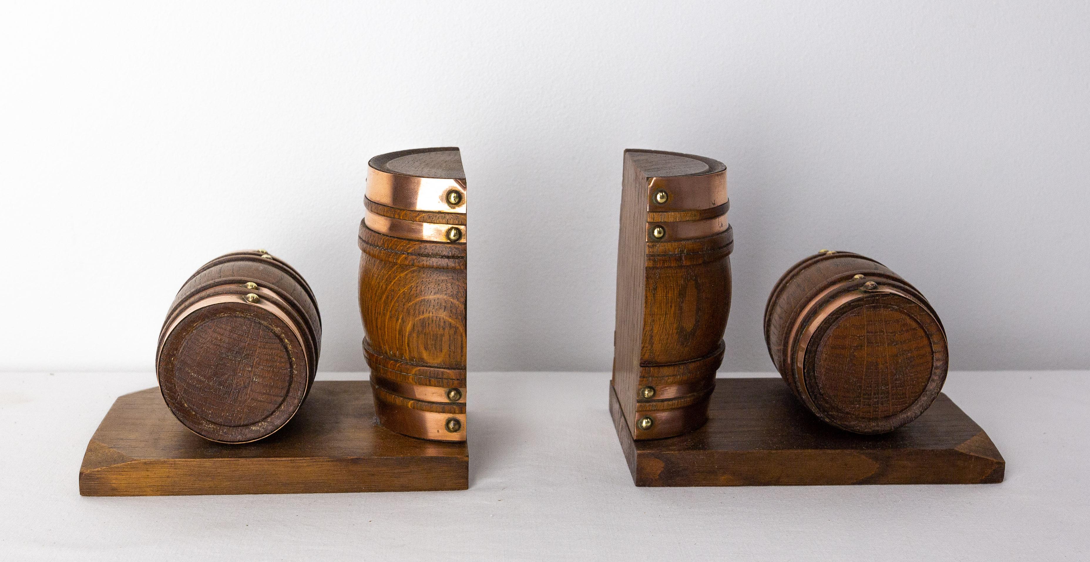 Pair of French bookends
Beech and copper, made in France

Shipping:
L 20 P D 15 H 12 1 kg.