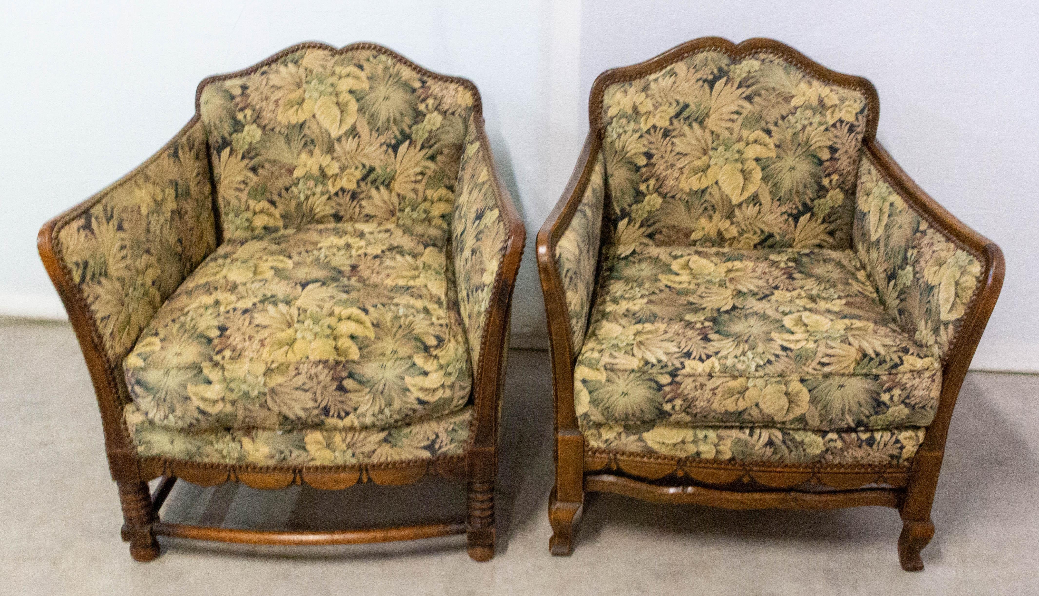 Pair of French armchairs side or desk beech chairs, to be re-upholstered
circa 1920
The two armchairs are very similar but they are not the same models.
Very comfortable.
Good condition
The frames are sound and solid.

Shipping:
- 65/69/76