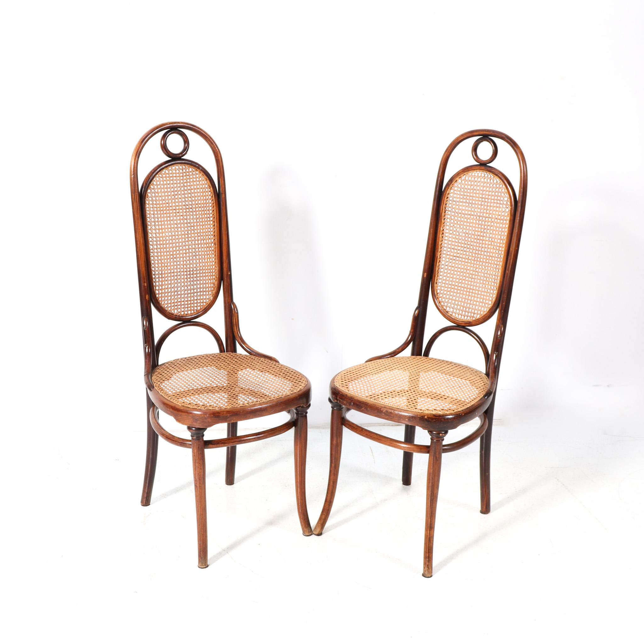 Faggio Coppia di sedie con schienale alto in Beeche Art Nouveau Model 17 di Michael Thonet, 1890 in vendita