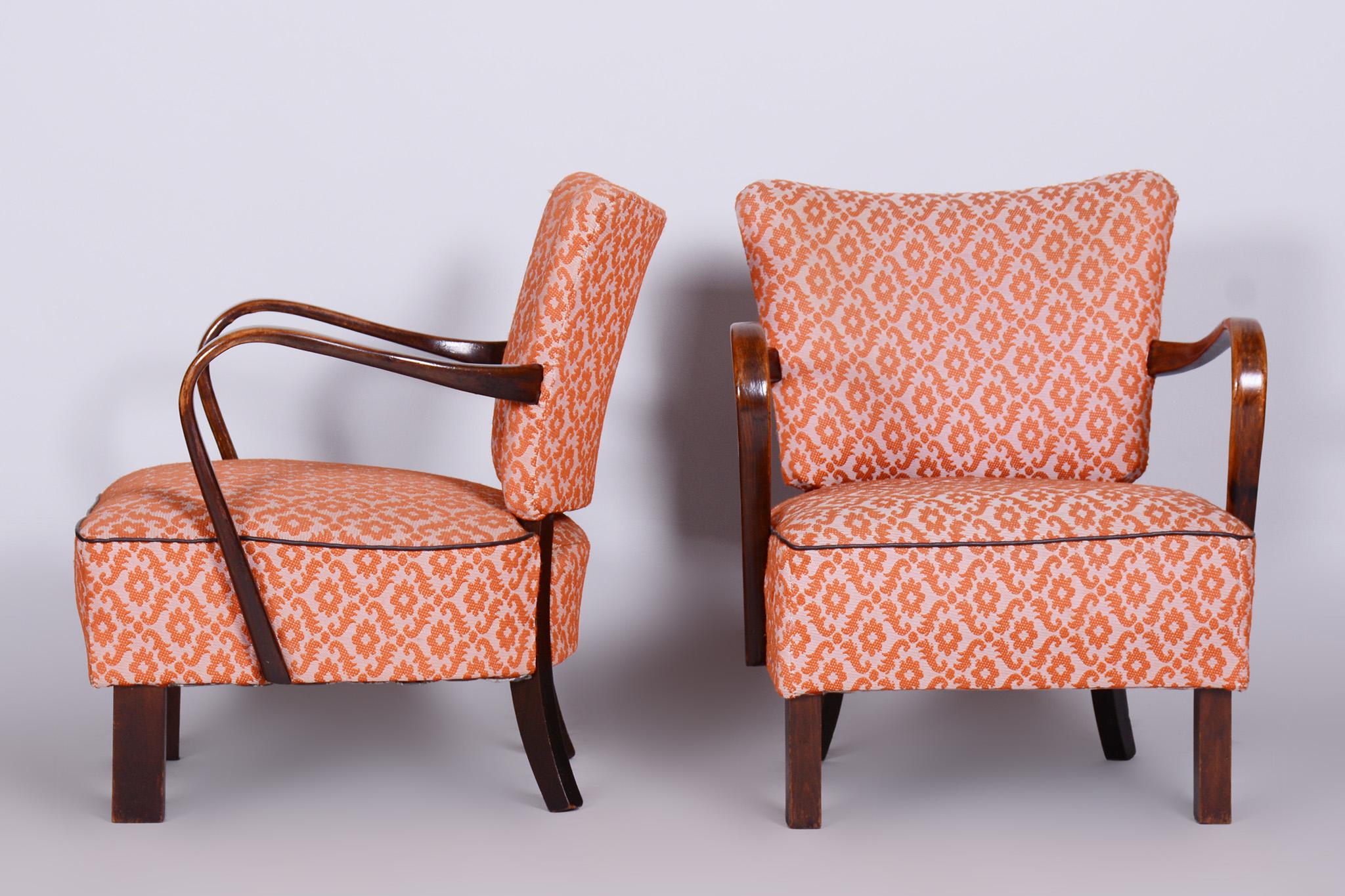 Tchèque Paire de fauteuils ArtDeco en hêtre fabriqués dans les années 1930, Tchécoslovaquie, polissage renouvelé en vente
