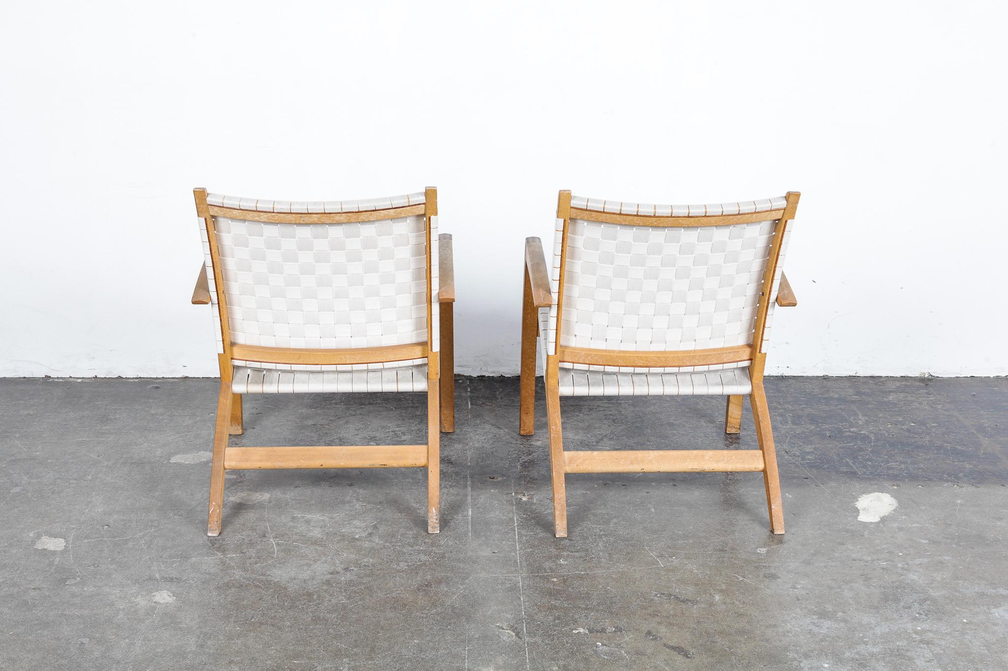 Mid-Century Modern Pair of Beech Frame Lounge Chairs by Bill Potter for Vejle Mobelfabrik, Denmark For Sale