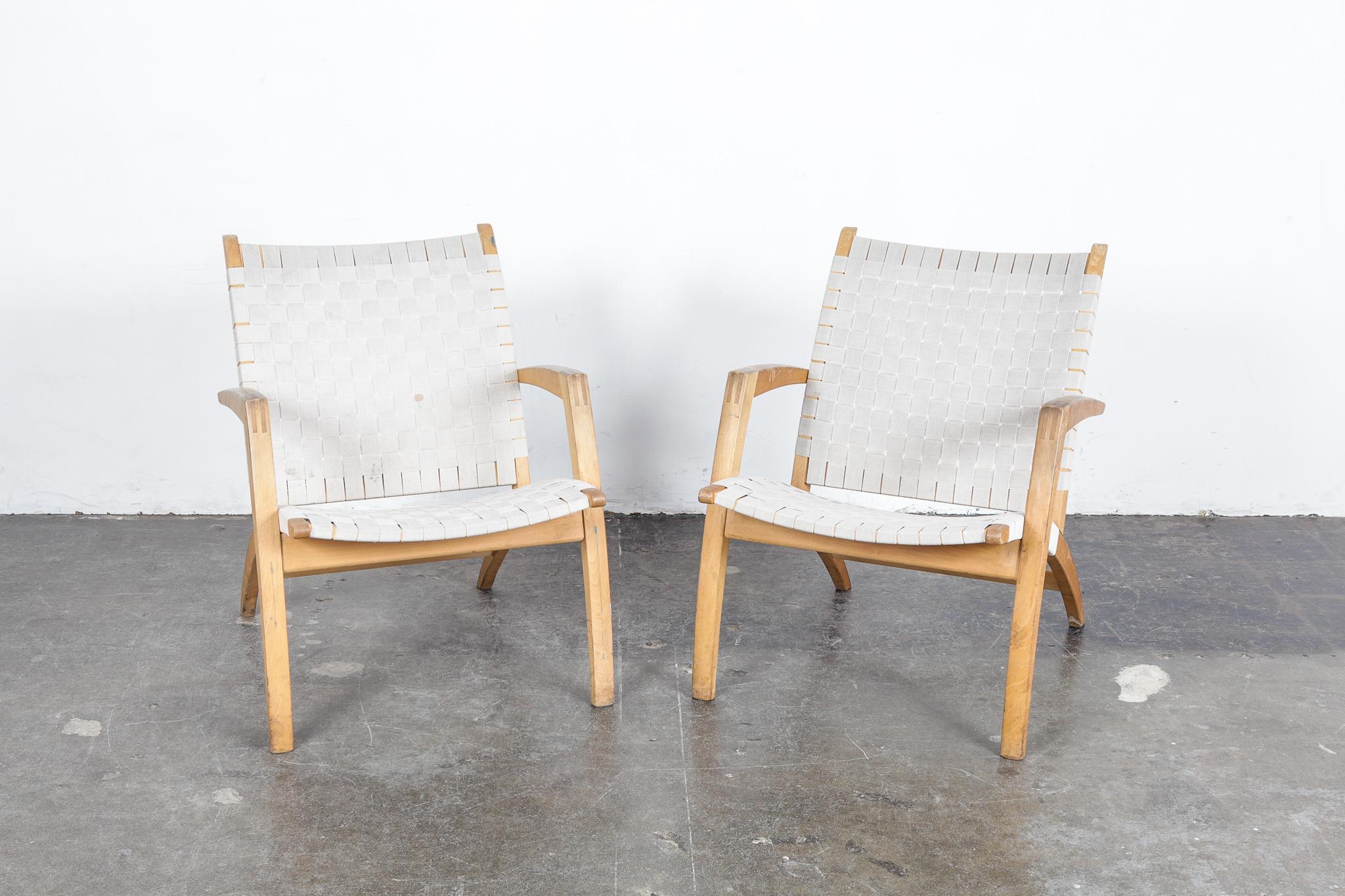 Danish Pair of Beech Frame Lounge Chairs by Bill Potter for Vejle Mobelfabrik, Denmark For Sale
