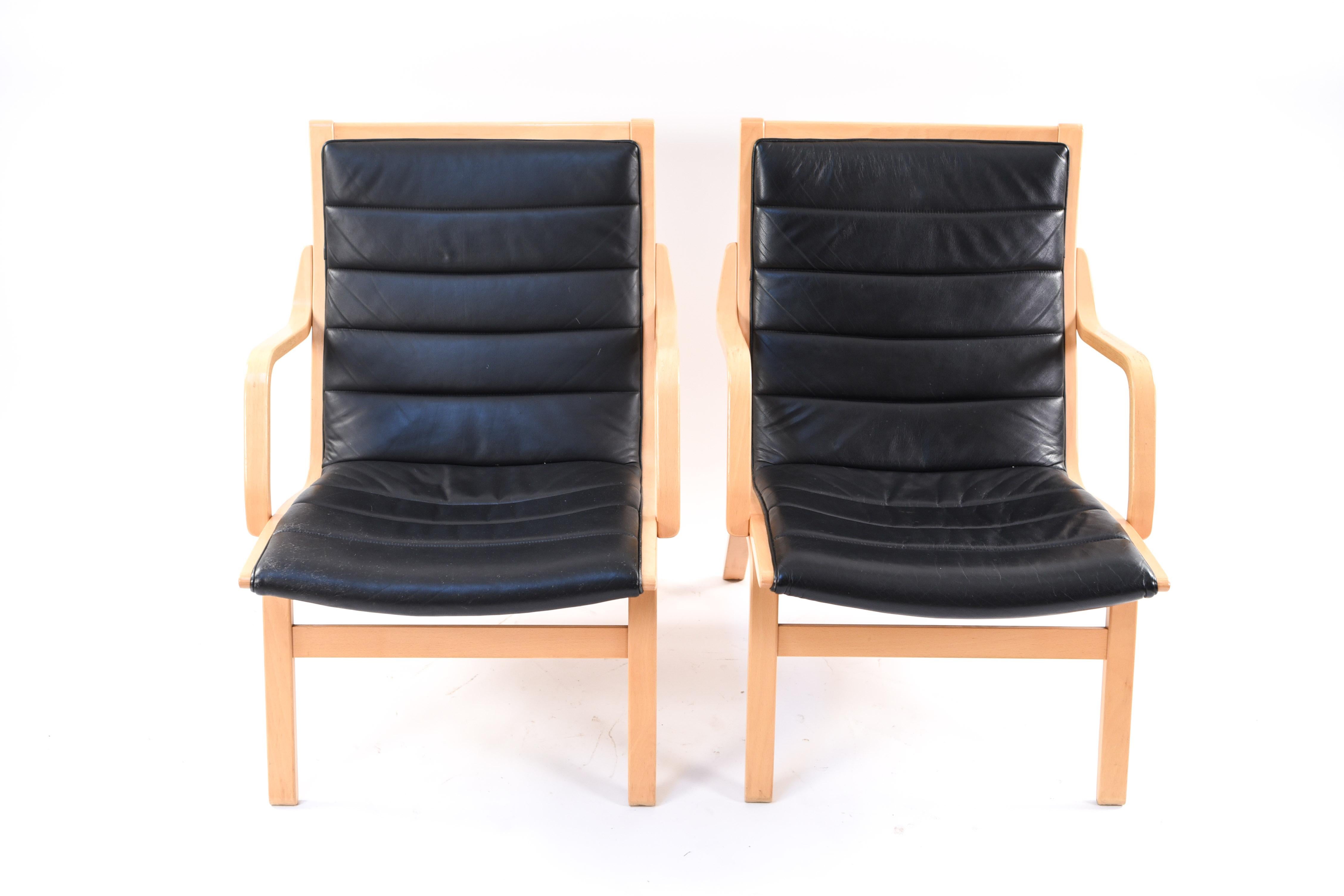 Mid-Century Modern Pair of Beech and Leather Lounge Chairs by Farstrup, circa 1970s