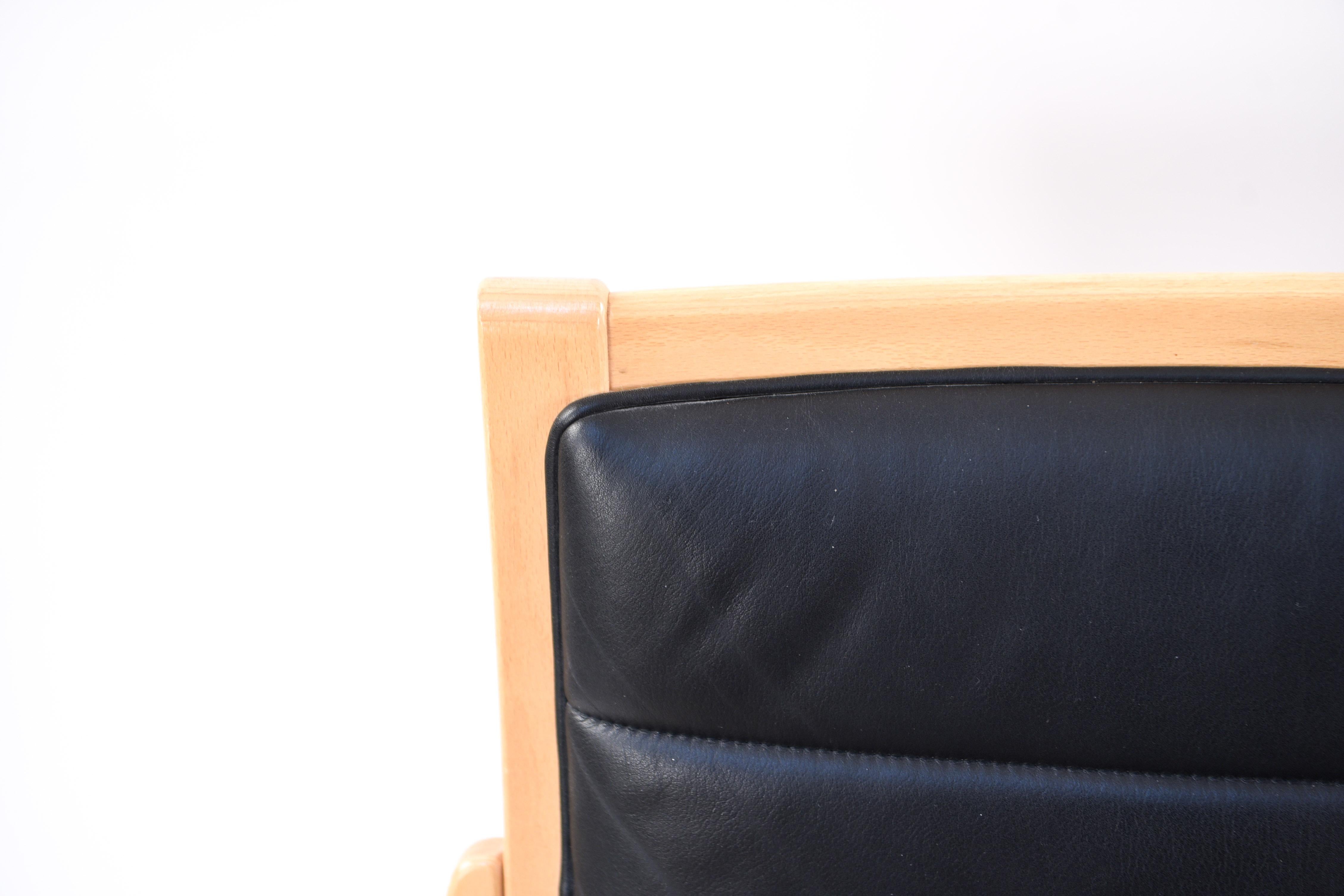 Late 20th Century Pair of Beech and Leather Lounge Chairs by Farstrup, circa 1970s