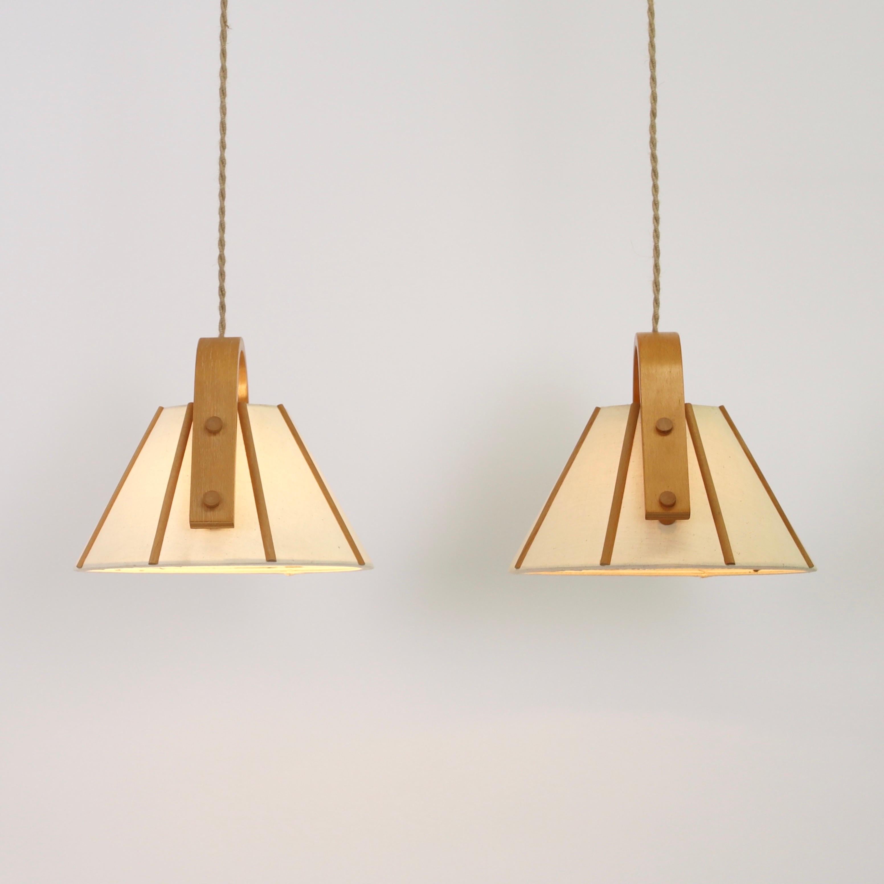 Coppia di lampade a sospensione in legno di Beeche di Jan Wood Light, anni '70, Svezia in vendita 8