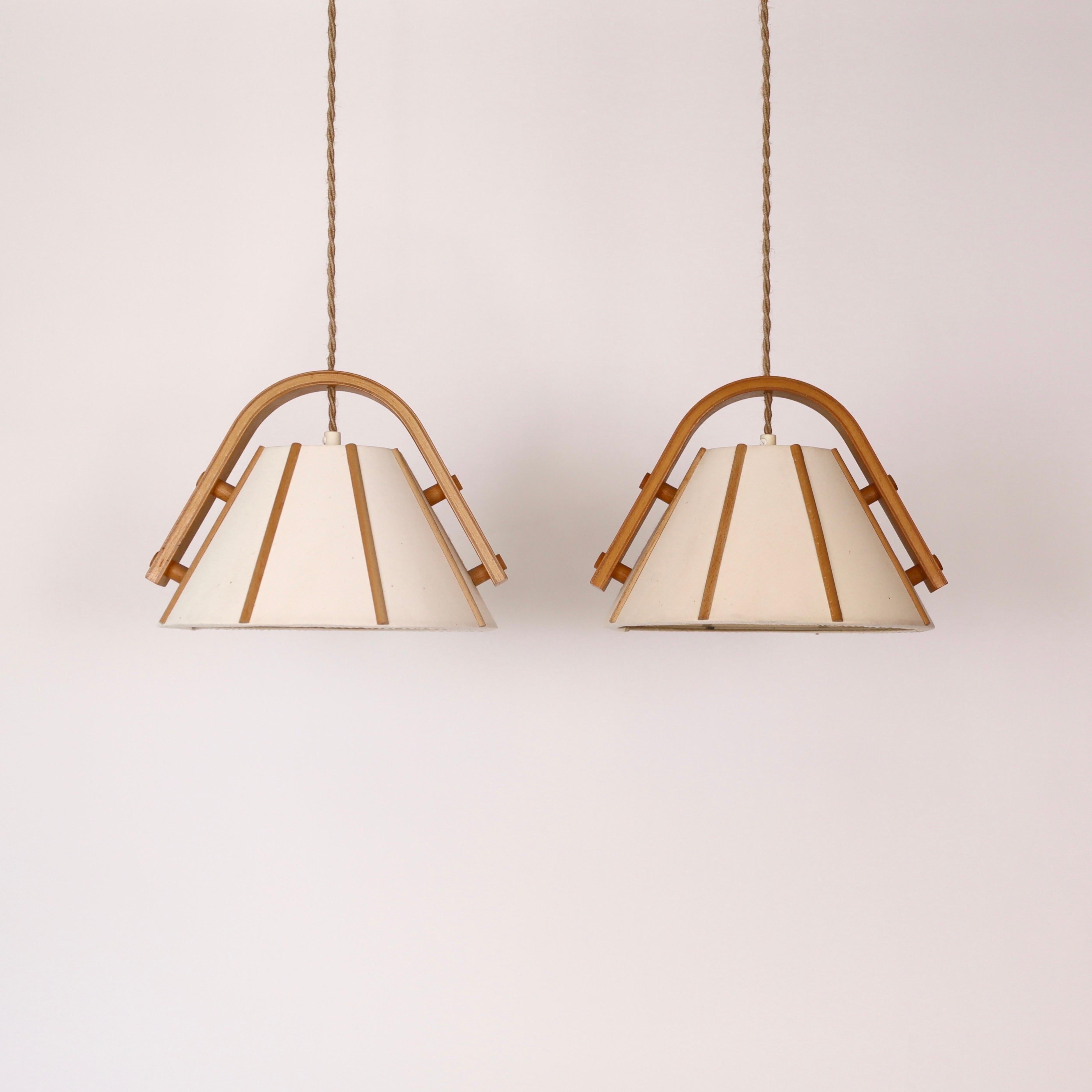 Pair of Beech wood pendant lights by Jan Wickelgren, 1970s, Sweden In Good Condition In Værløse, DK