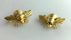 Pair of Bees Yellow Gold Sapphire and Emerald Clip Brooch