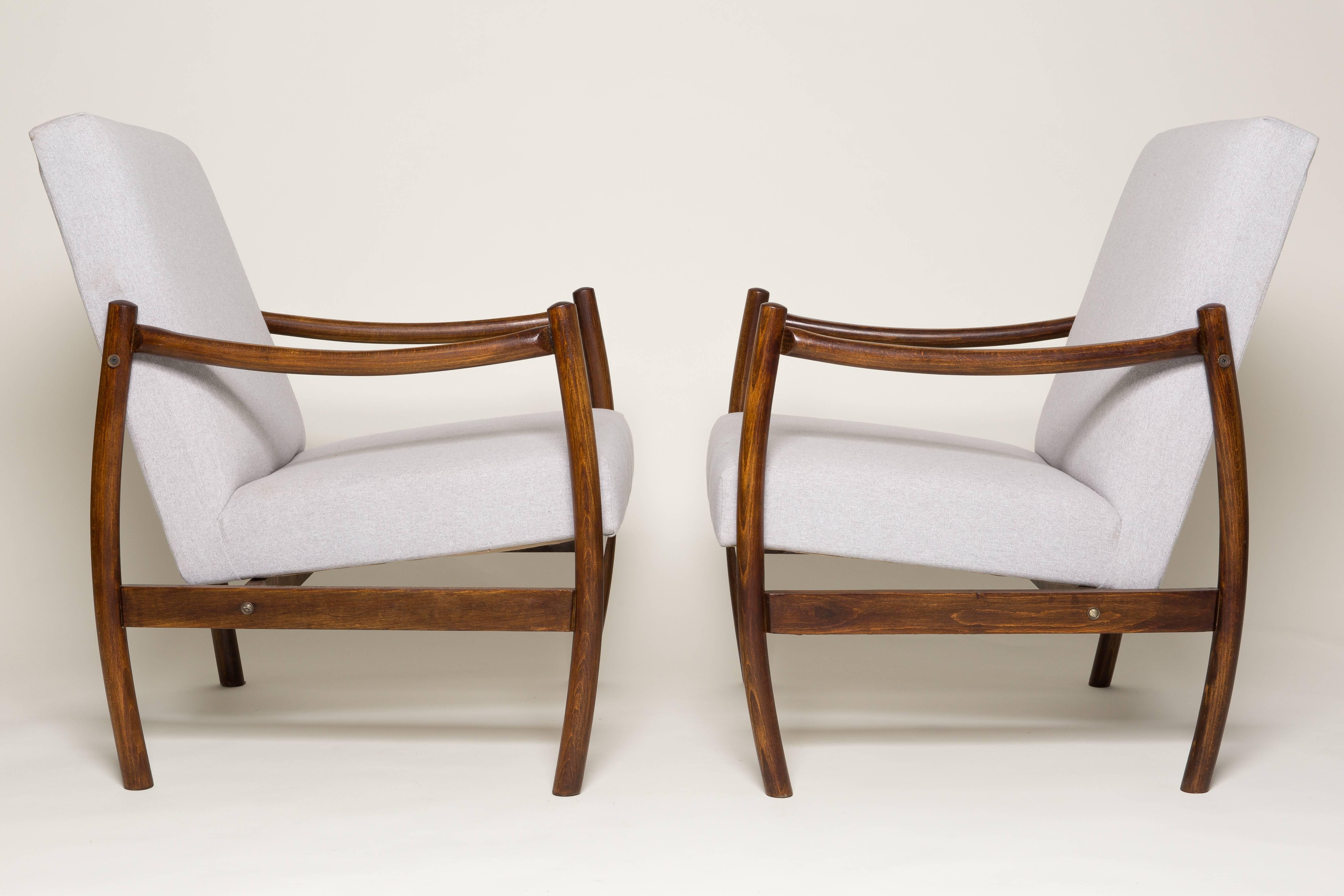 Hand-Crafted Pair of Mid Century Beige Club Armchairs, Europe, 1960s For Sale