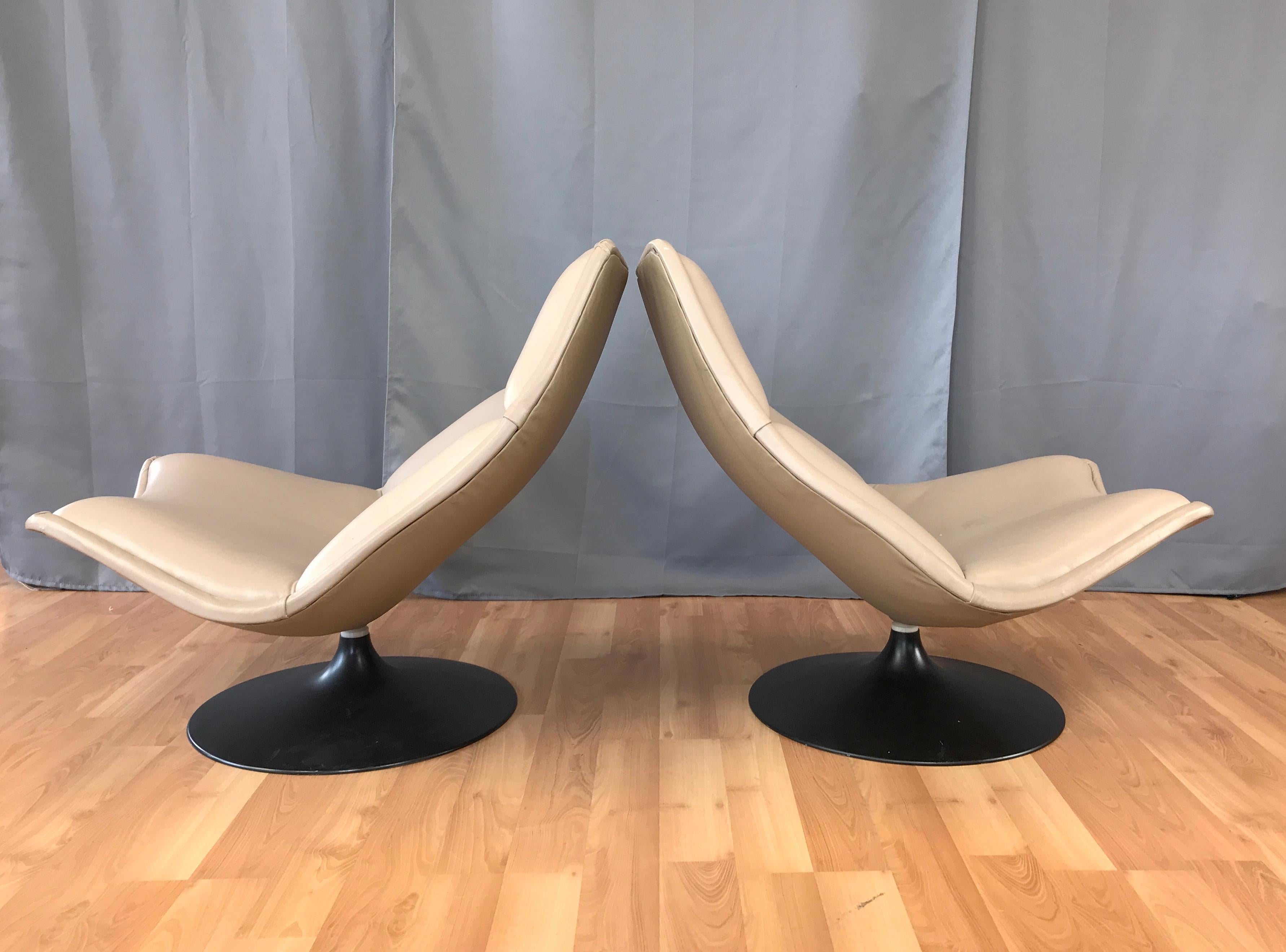 Pair of Geoffrey Harcourt for Artifort F511 Leather Swivel Lounge Chairs, 1970s In Good Condition In San Francisco, CA