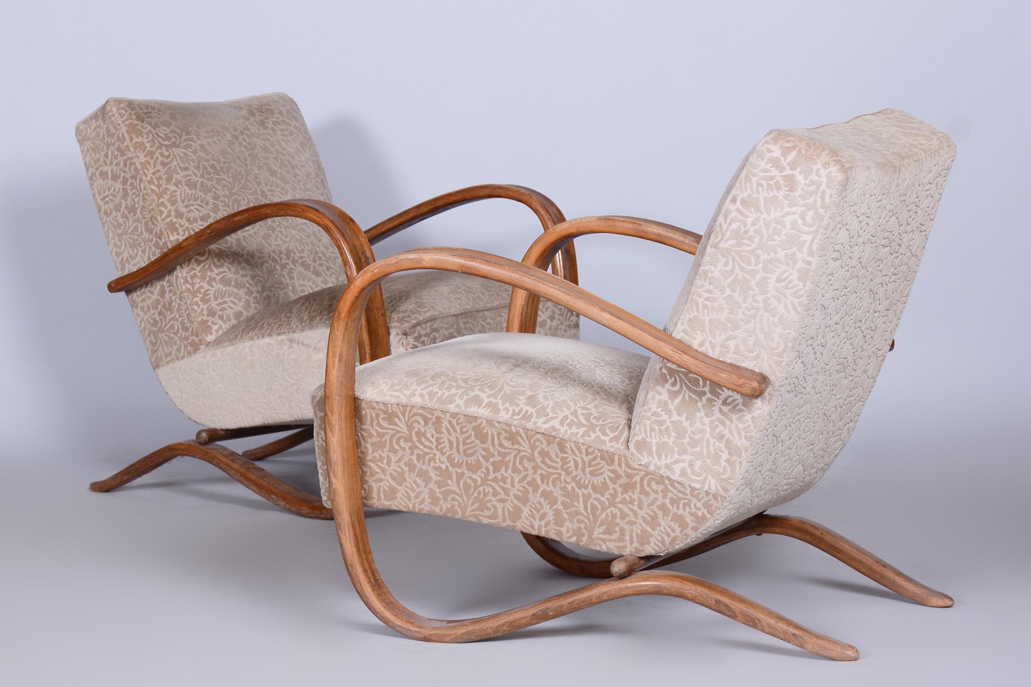 Czech Pair of Beige H-269 Armchairs Designed by Jindrich Halabala for UP Zavody, 1930s For Sale