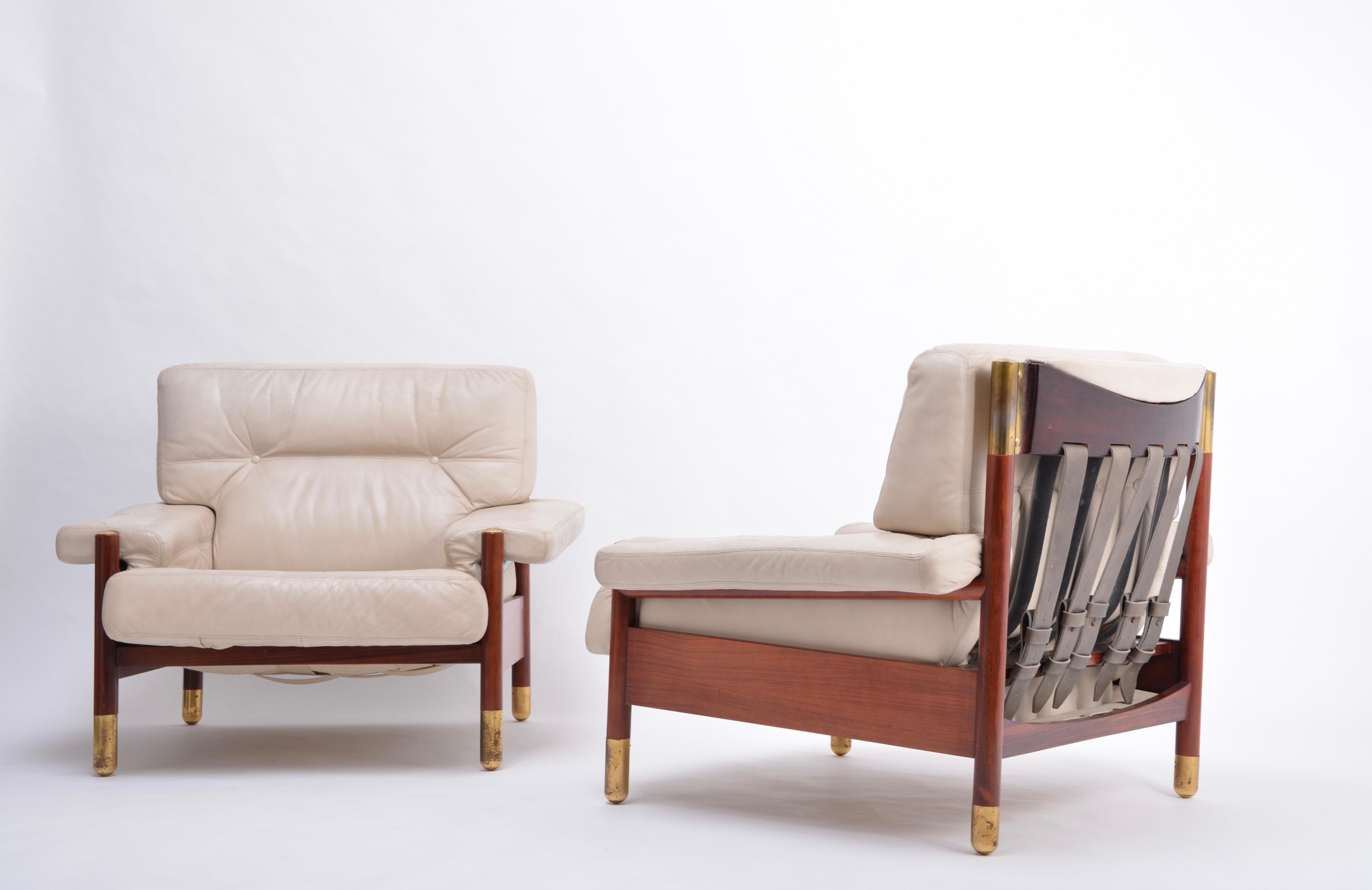 Italian Pair of Beige Mid-Century Modern Lounge Chairs Model 