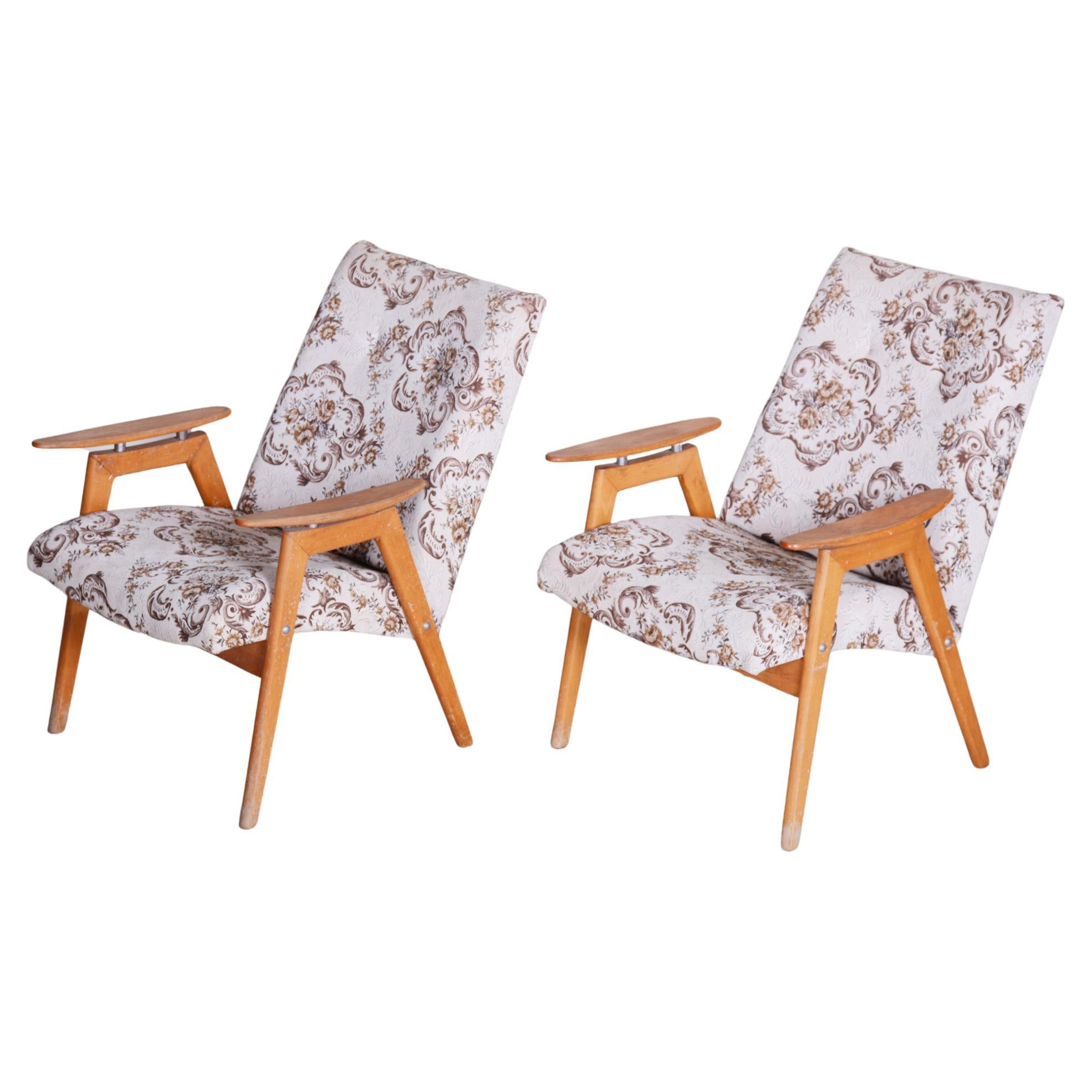 Pair of Beige Midcentury Armchairs, Made in Czechia, 1950s, Original Condition For Sale