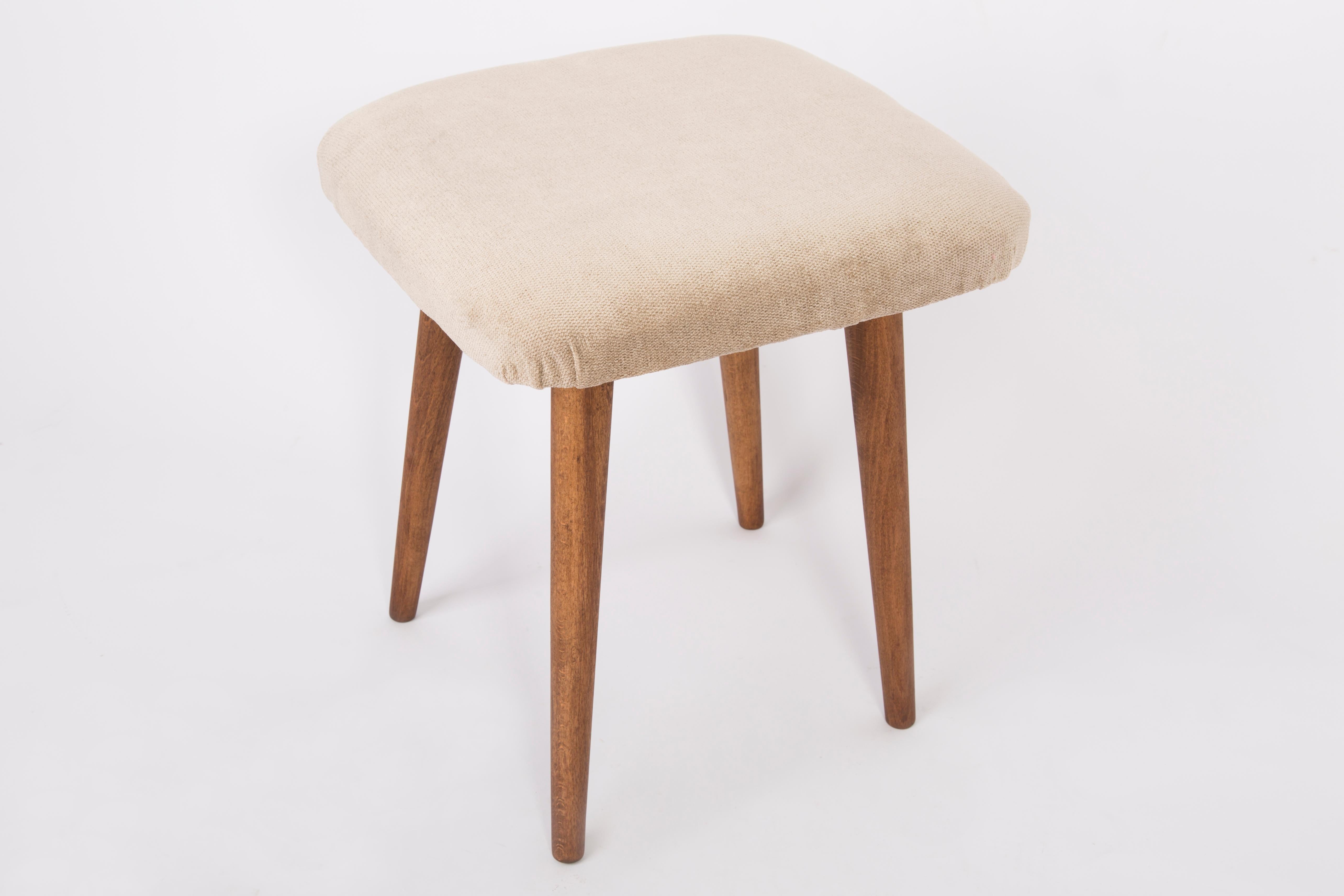 Pair of Beige Stools, 1960s In Excellent Condition For Sale In 05-080 Hornowek, PL