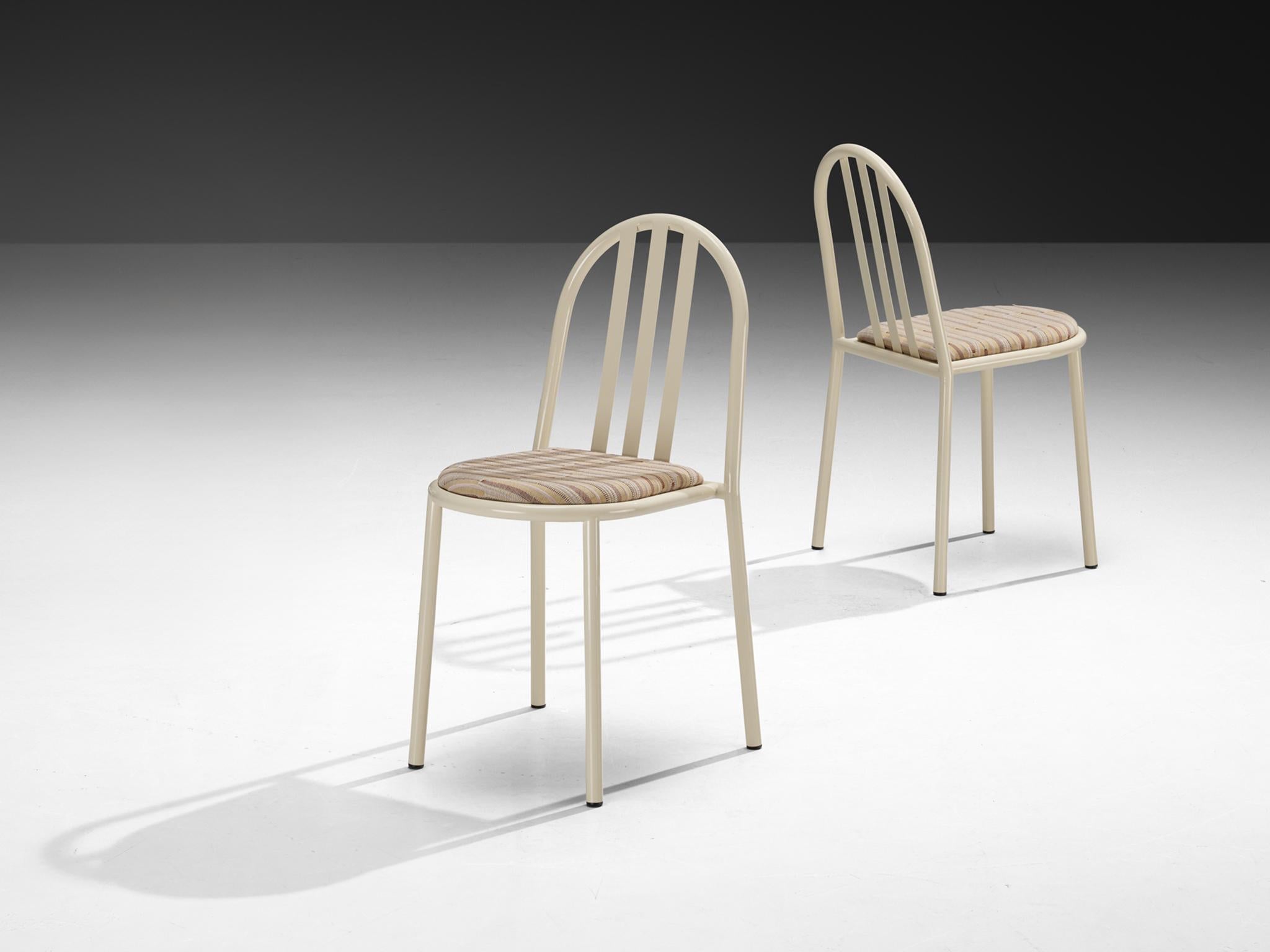 Robert Mallet Stevens für Stevens designs, Esszimmerstühle, lackiertes Metall, Stoff, Frankreich, Entwurf 1928, Produktion später

Bewundernswertes Paar beige lackierter Rohrstühle mit neutralen dekorativen Sitzen, entworfen von einem der Meister