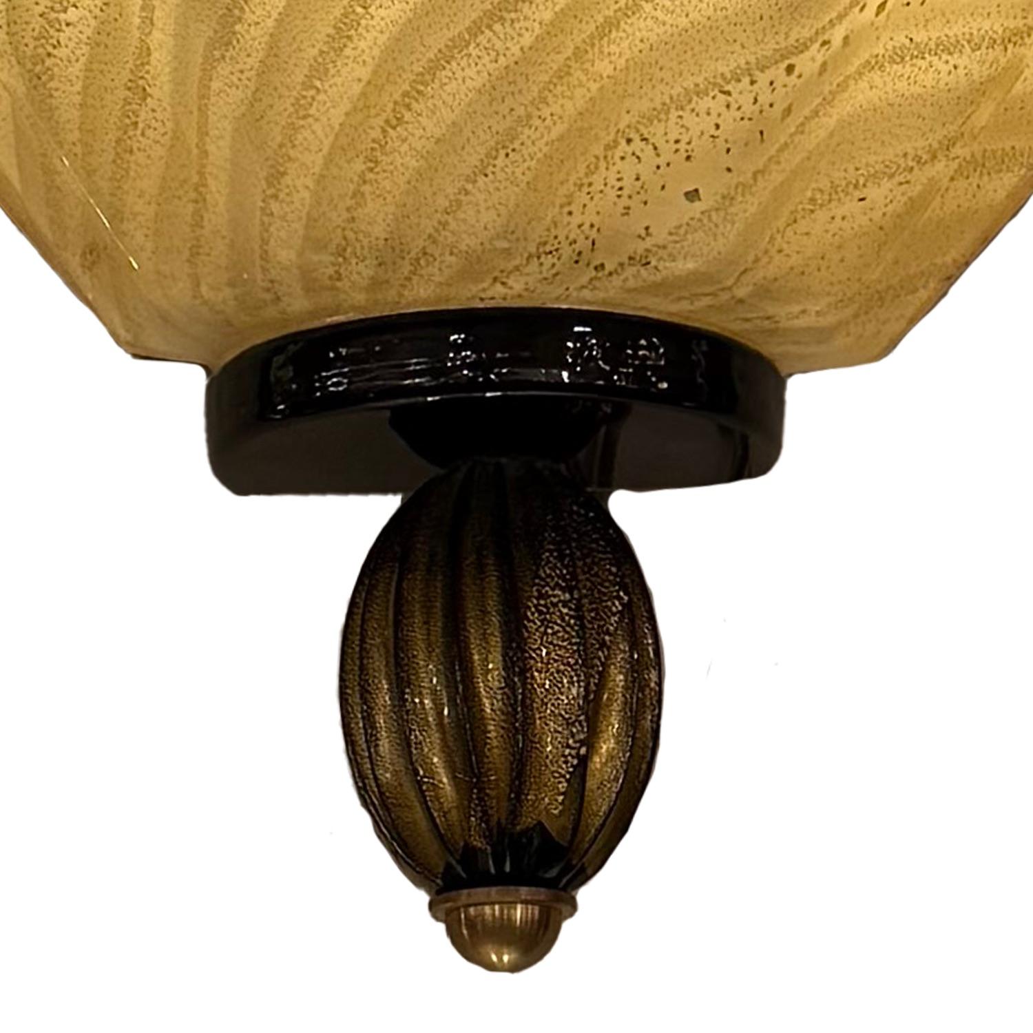 Pair of Beige Venetian Sconces In Good Condition For Sale In New York, NY