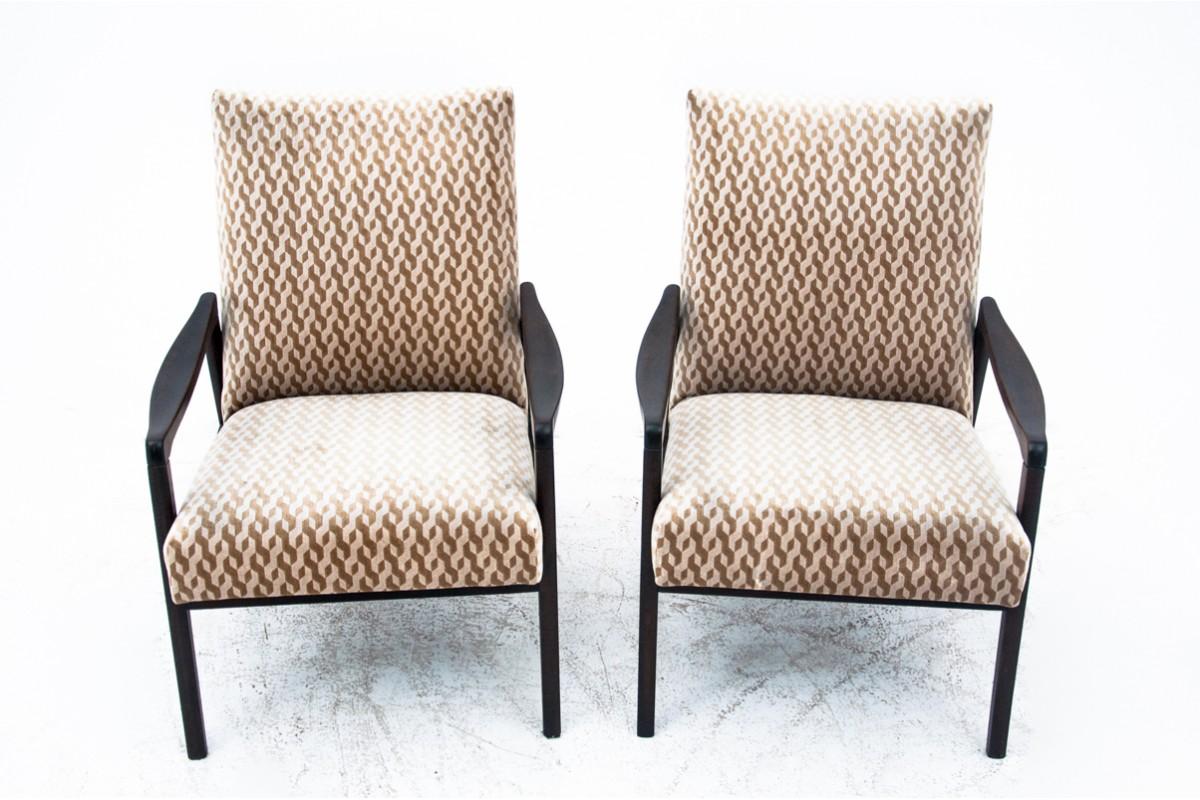 Pair of Beige Vintage Armchairs, Poland, 1960s, After Renovation For Sale 5