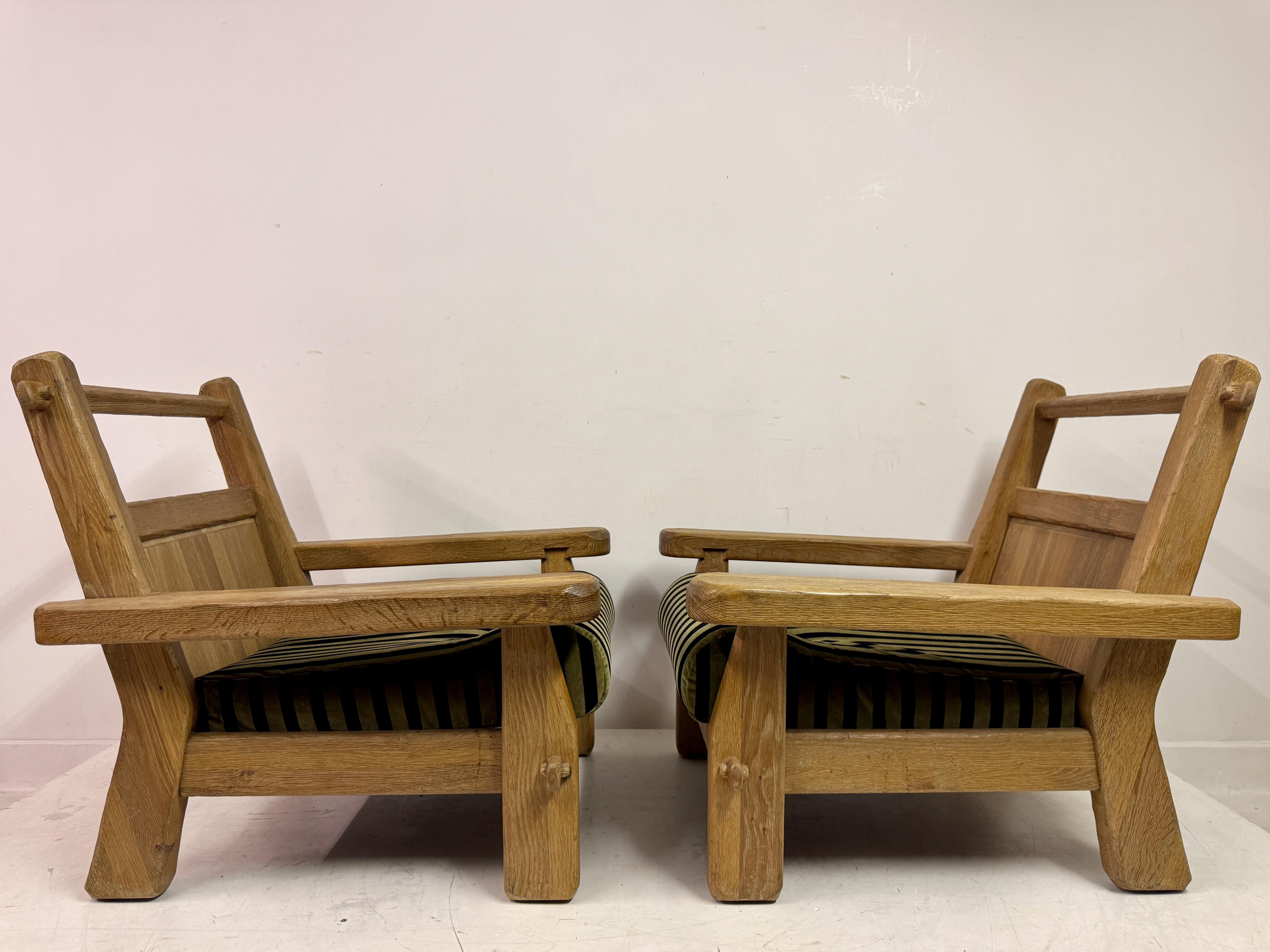 Paire de fauteuils belges brutalistes en chêne par De Puydt en vente 3