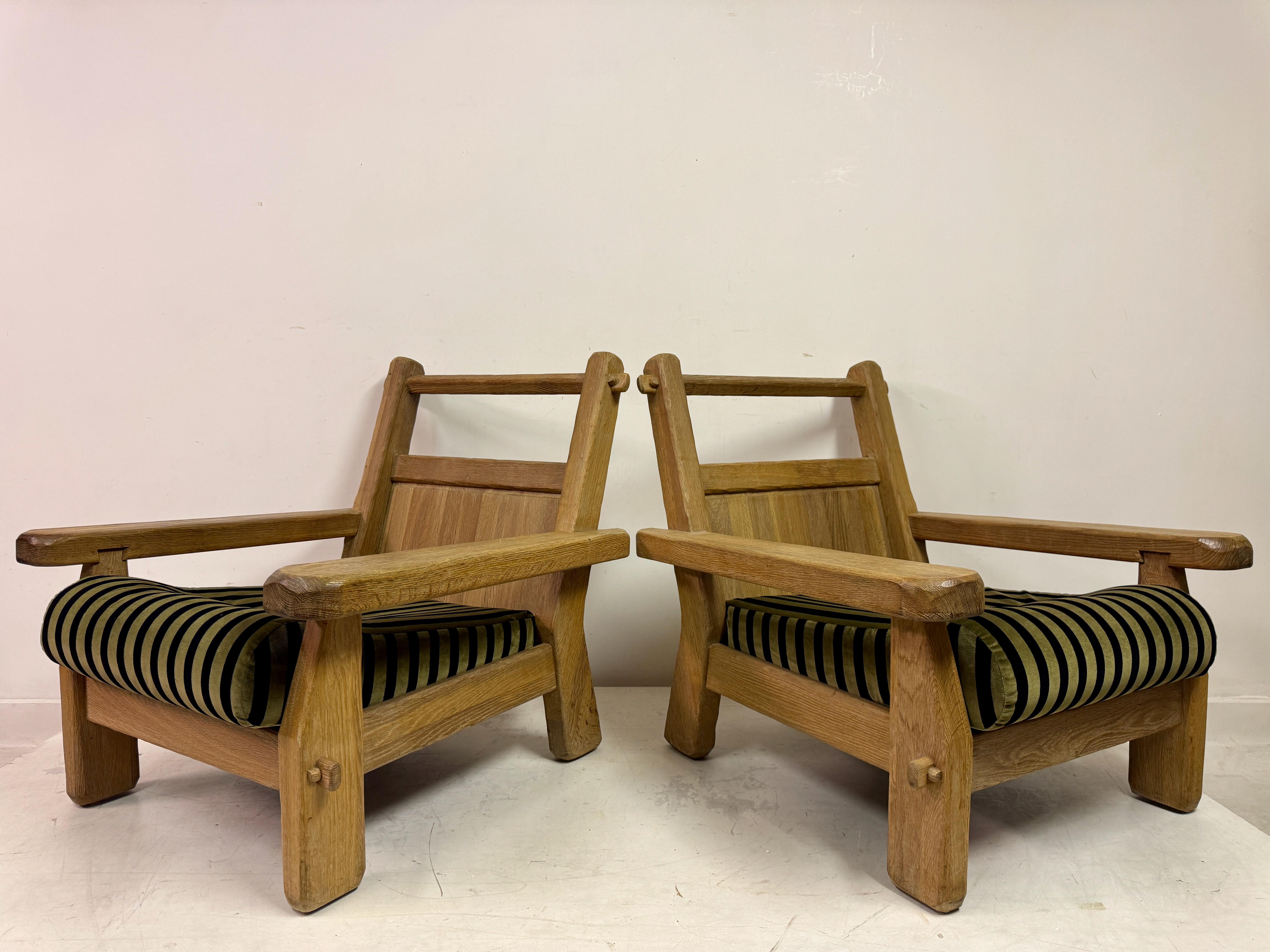 Paire de fauteuils belges brutalistes en chêne par De Puydt en vente 11