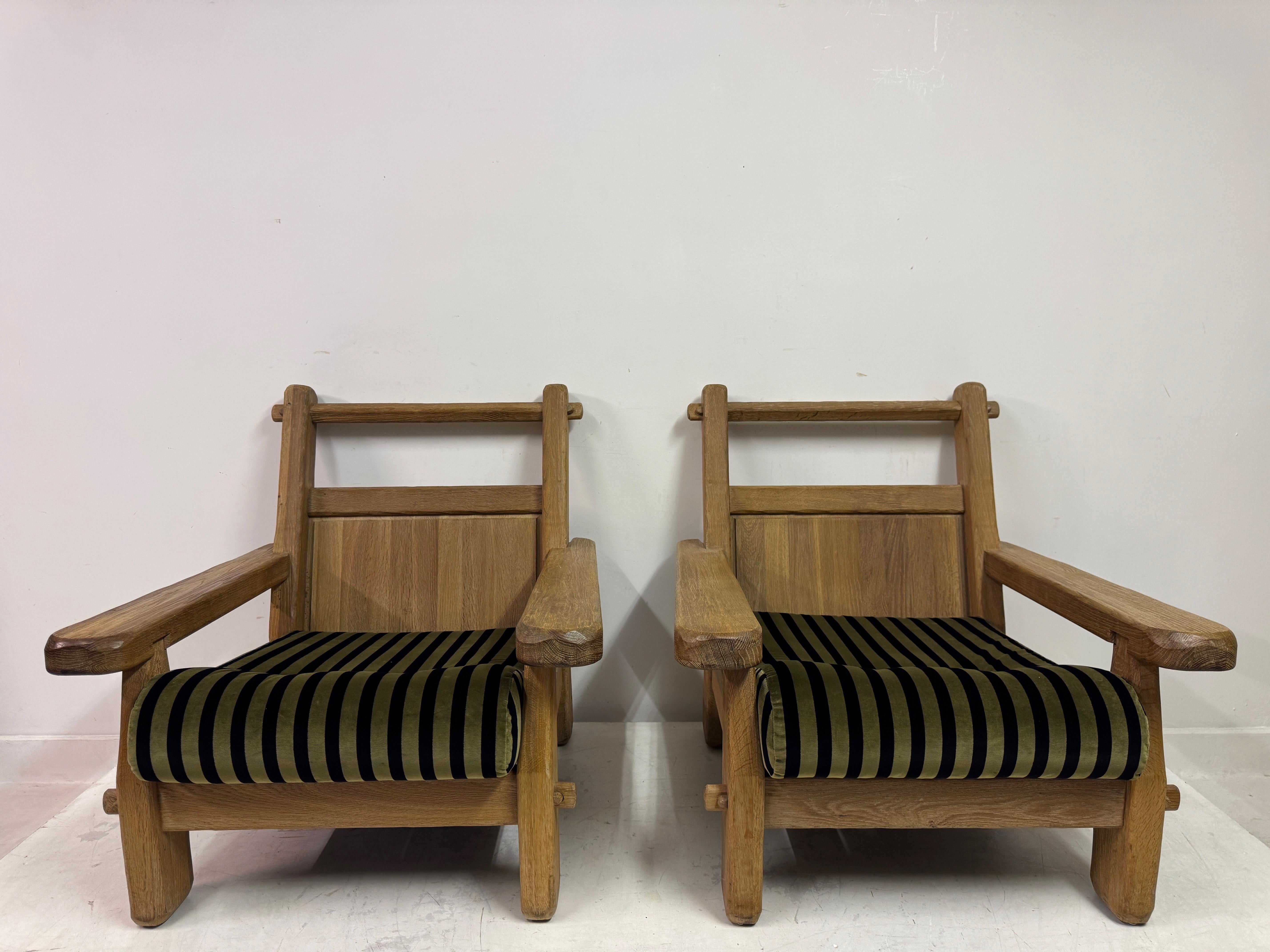 Mid-Century Modern Paire de fauteuils belges brutalistes en chêne par De Puydt en vente