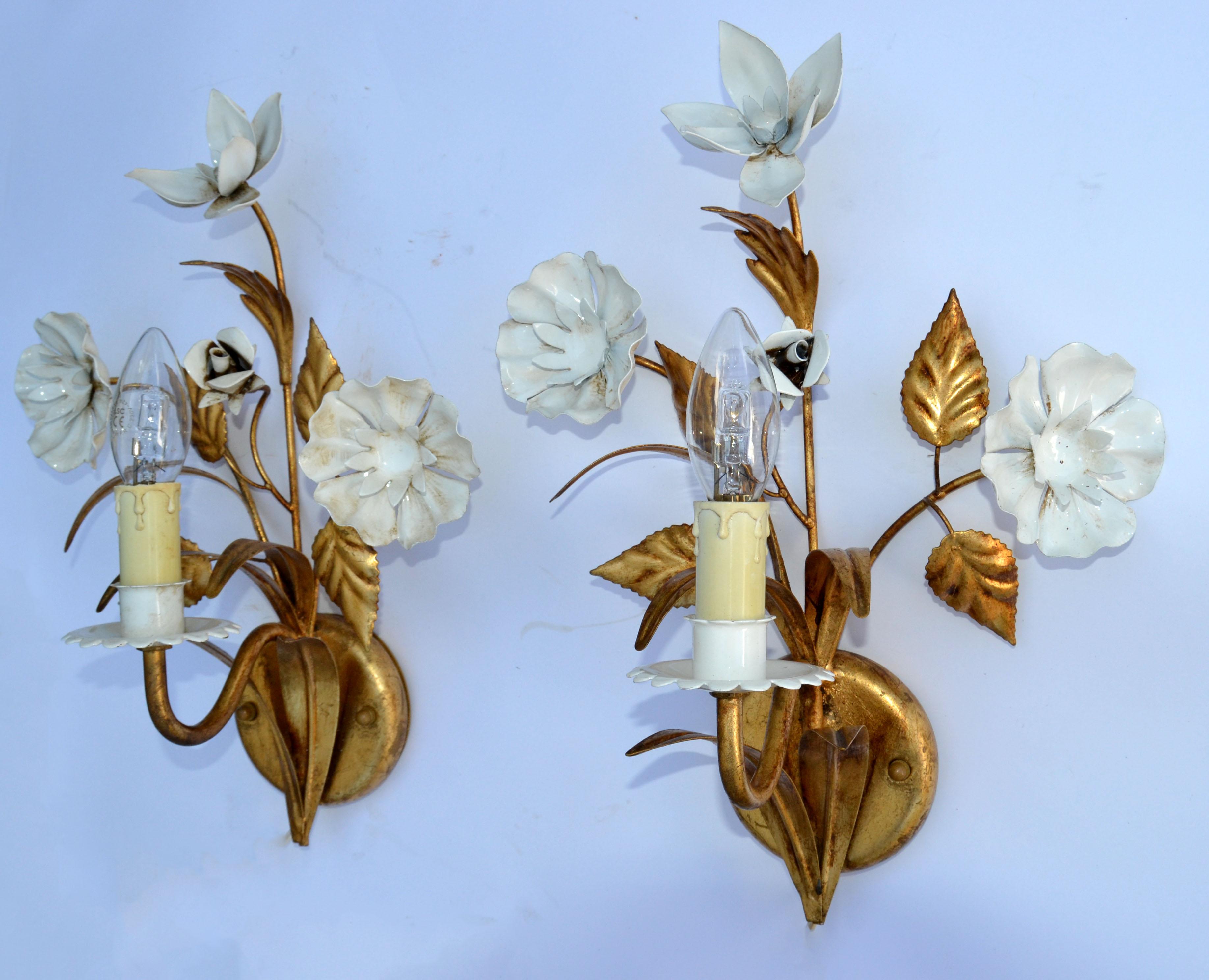 Hand-Crafted Pair of Belgium Brass & Enamel Flower Sconce Gold White Finish, 1960 For Sale