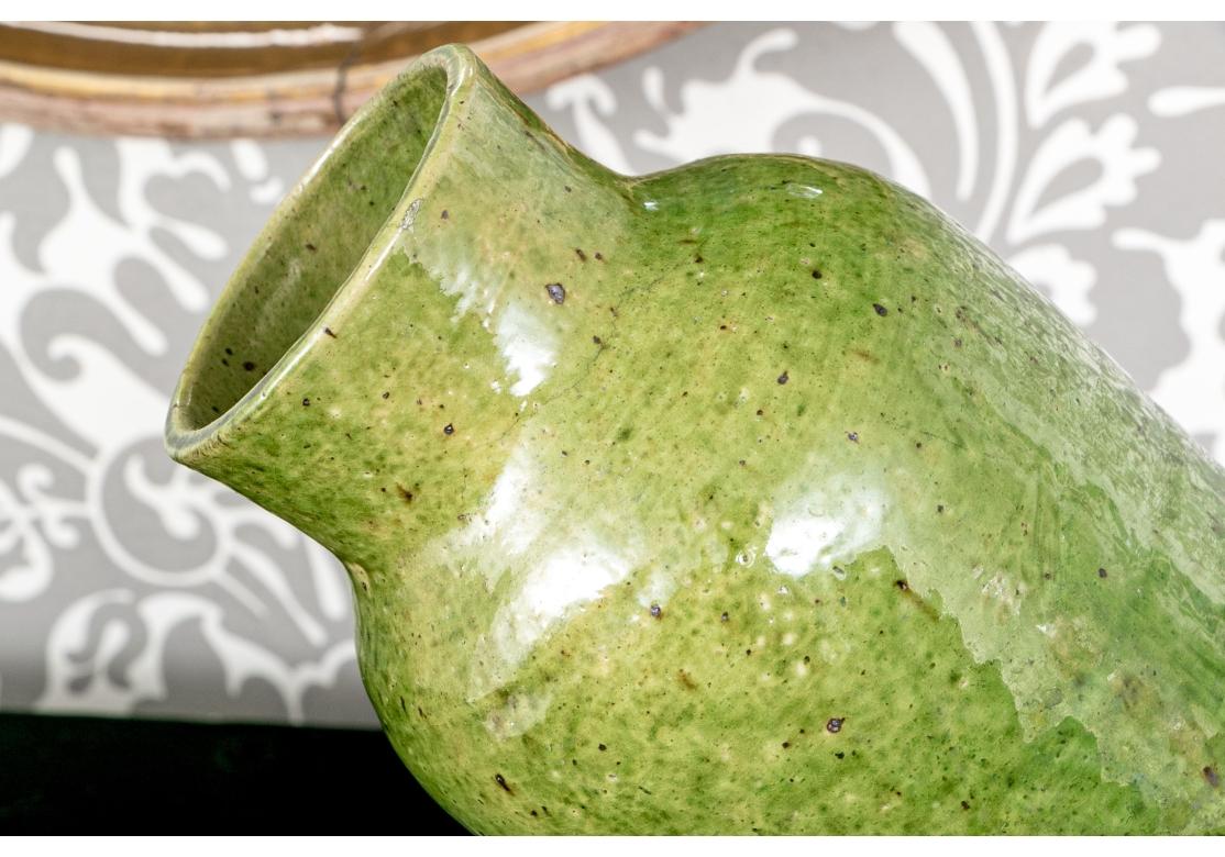 Smaltato Coppia di vasi belgi smaltati in verde in vendita