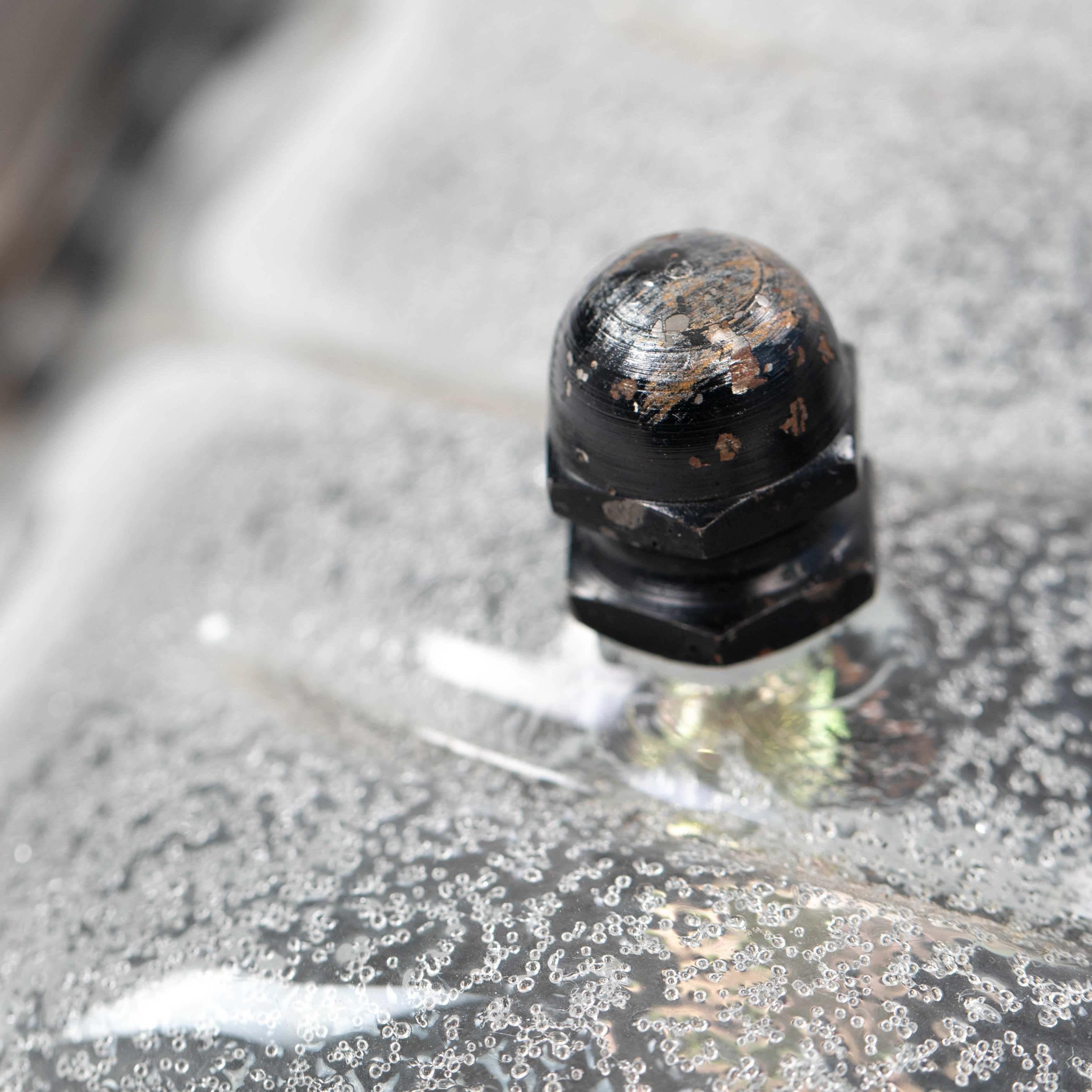 Pareja de apliques de hierro y cristal de Murano del Brutalismo belga de mediados de siglo, años 60 en venta 6