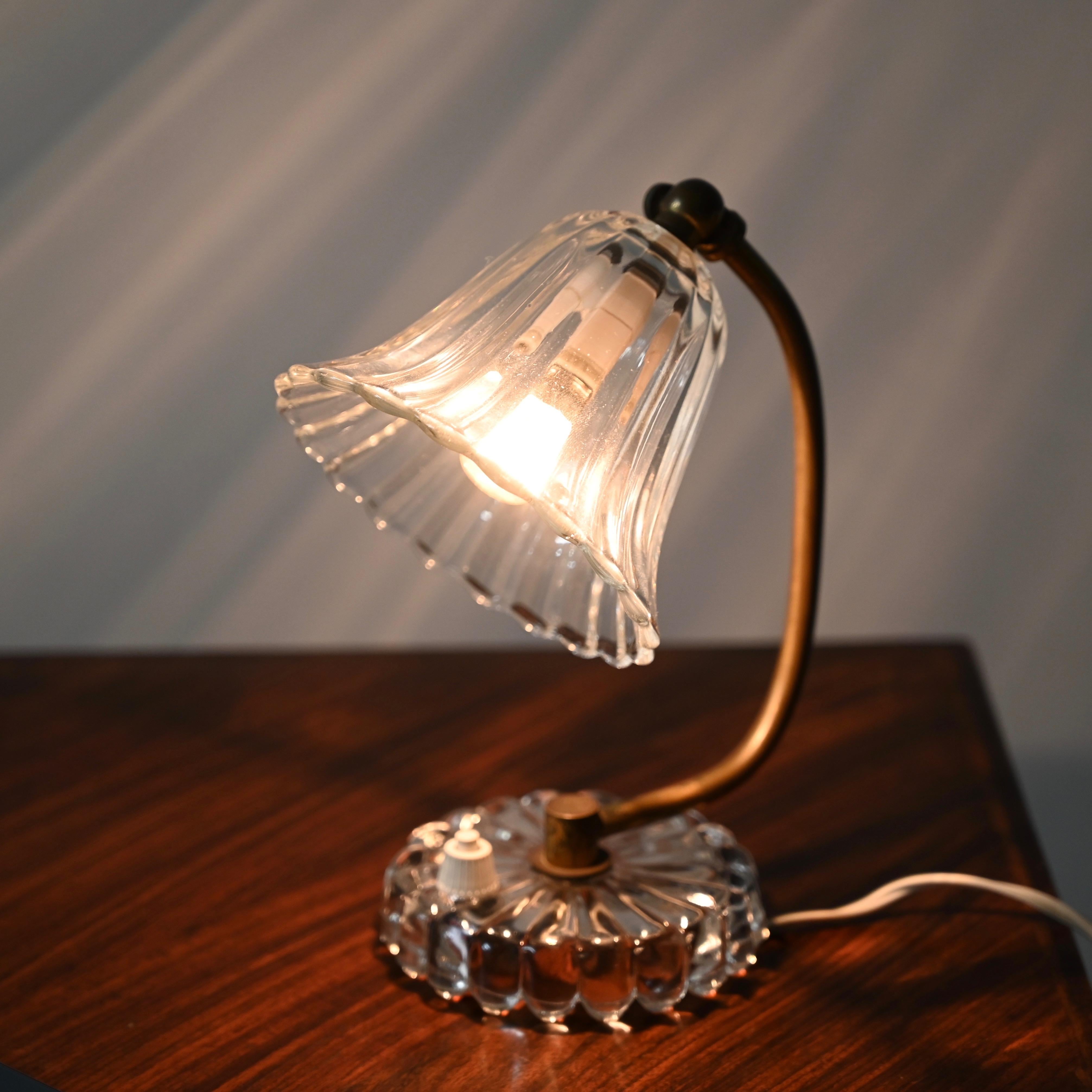 Pair of Bell Table Lamps in Murano Glass and Brass by Barovier, Italy 1940s 3