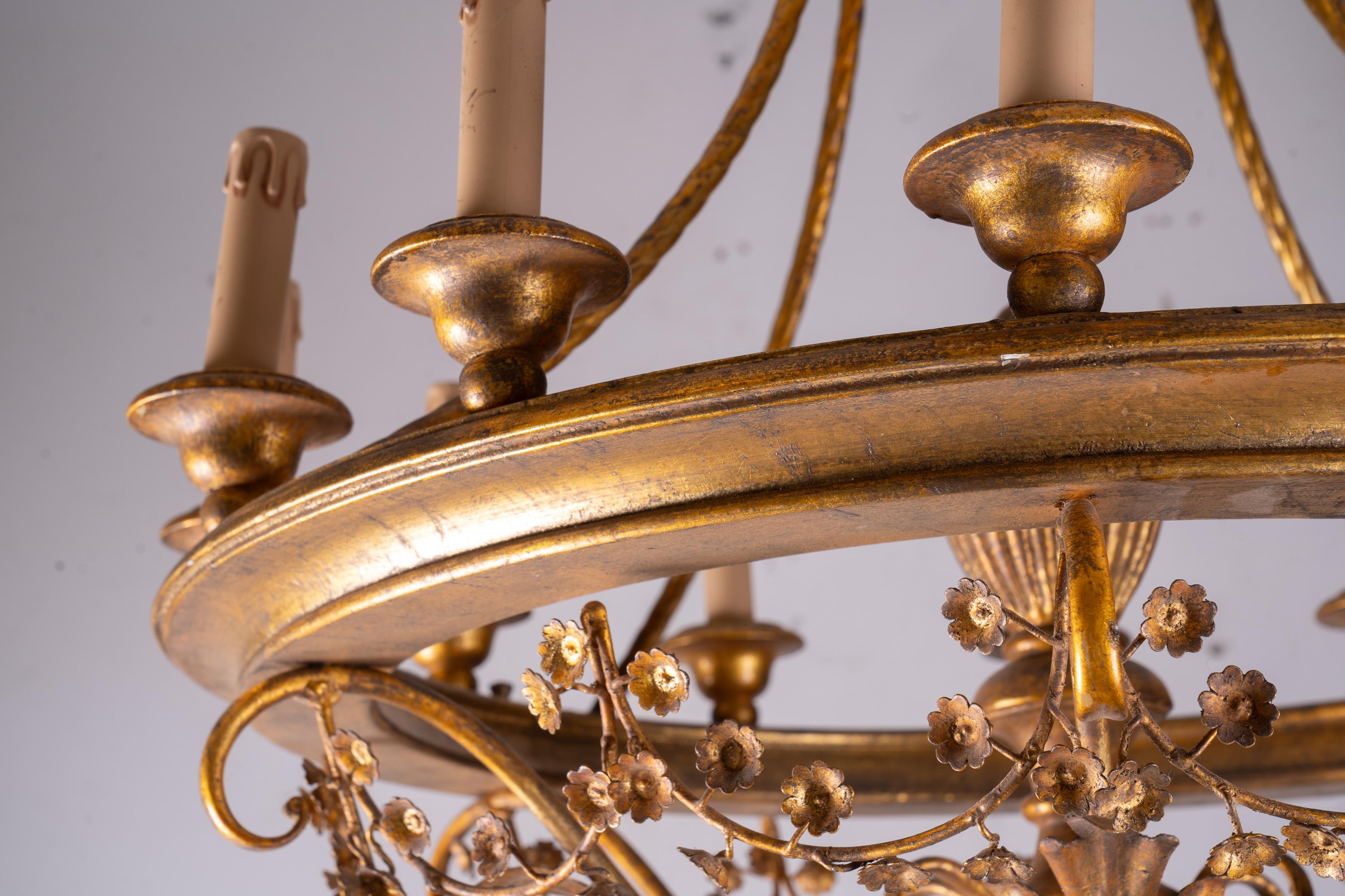 Pair of Belle Epoch Giltwood Chandeliers  In Good Condition For Sale In New Orleans, LA