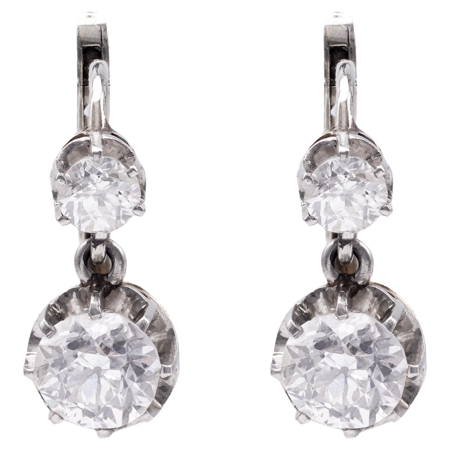 Pair of Belle Époque French 2.90 Carat Total Weight Diamond Platinum 18k Gold Dr For Sale