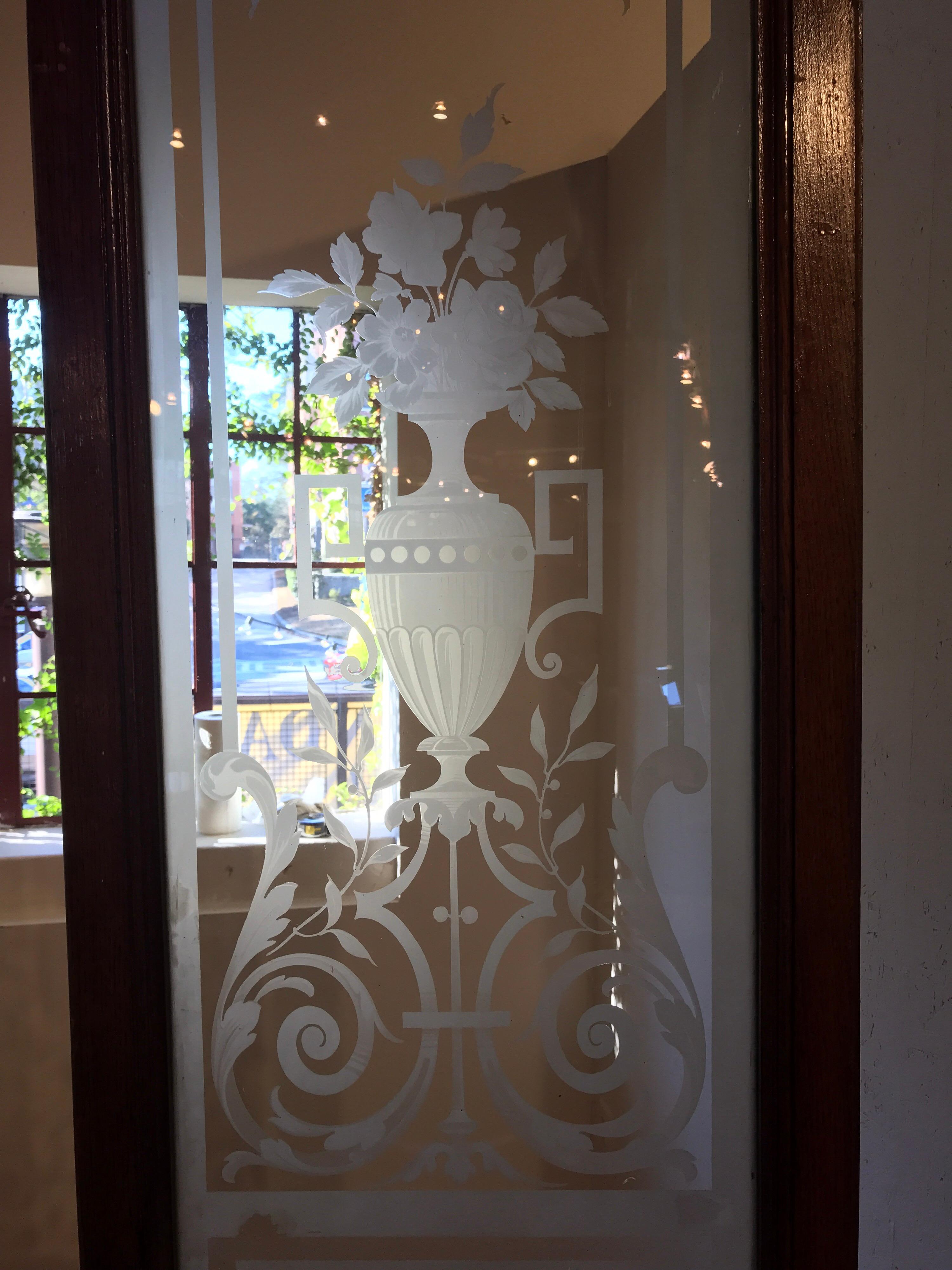 Pair of Belle Époque French Acid Etched Bistro Doors & Transom, Paris For Sale 7