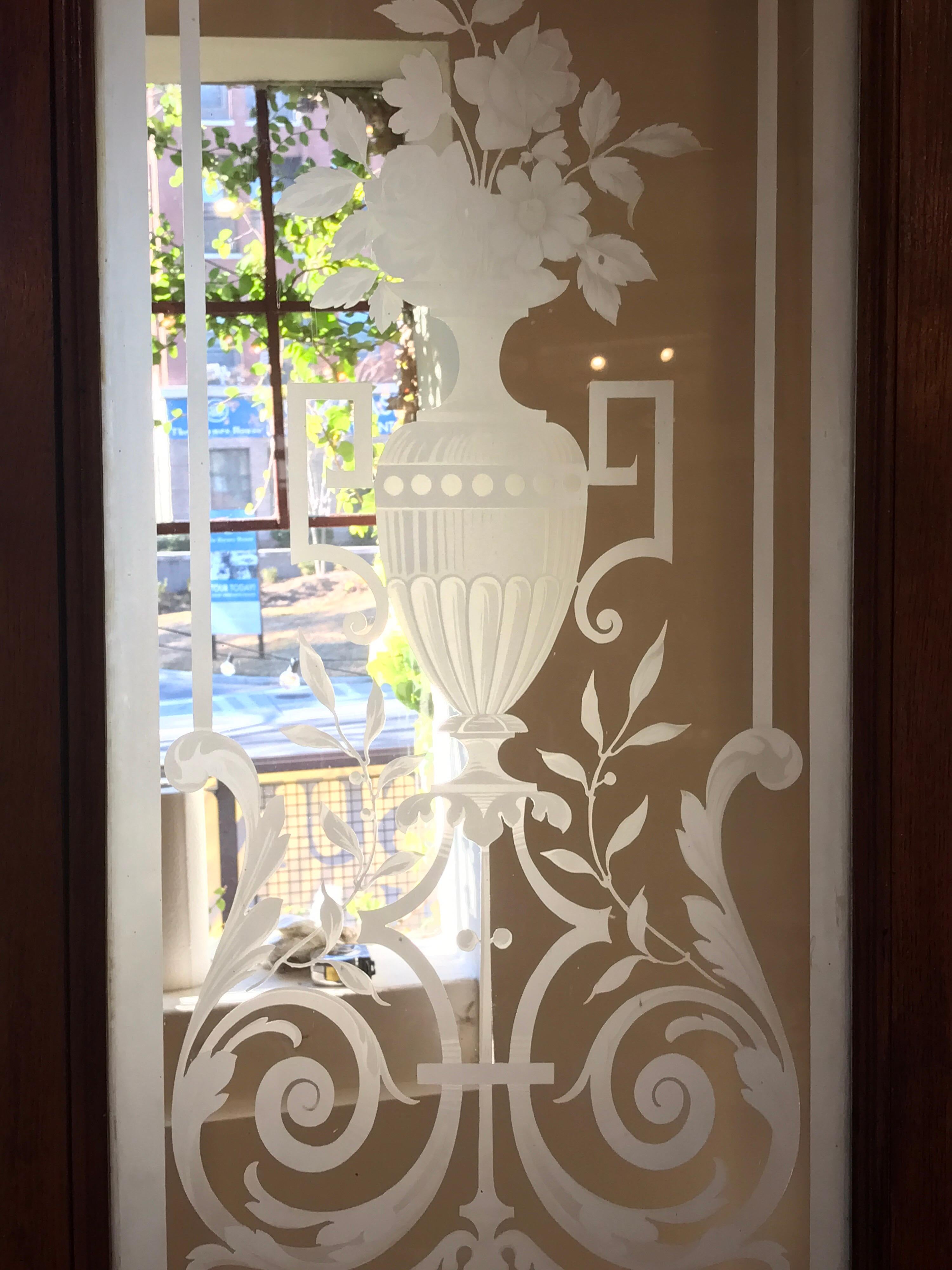 Pair of Belle Époque French Acid Etched Bistro Doors & Transom, Paris For Sale 11