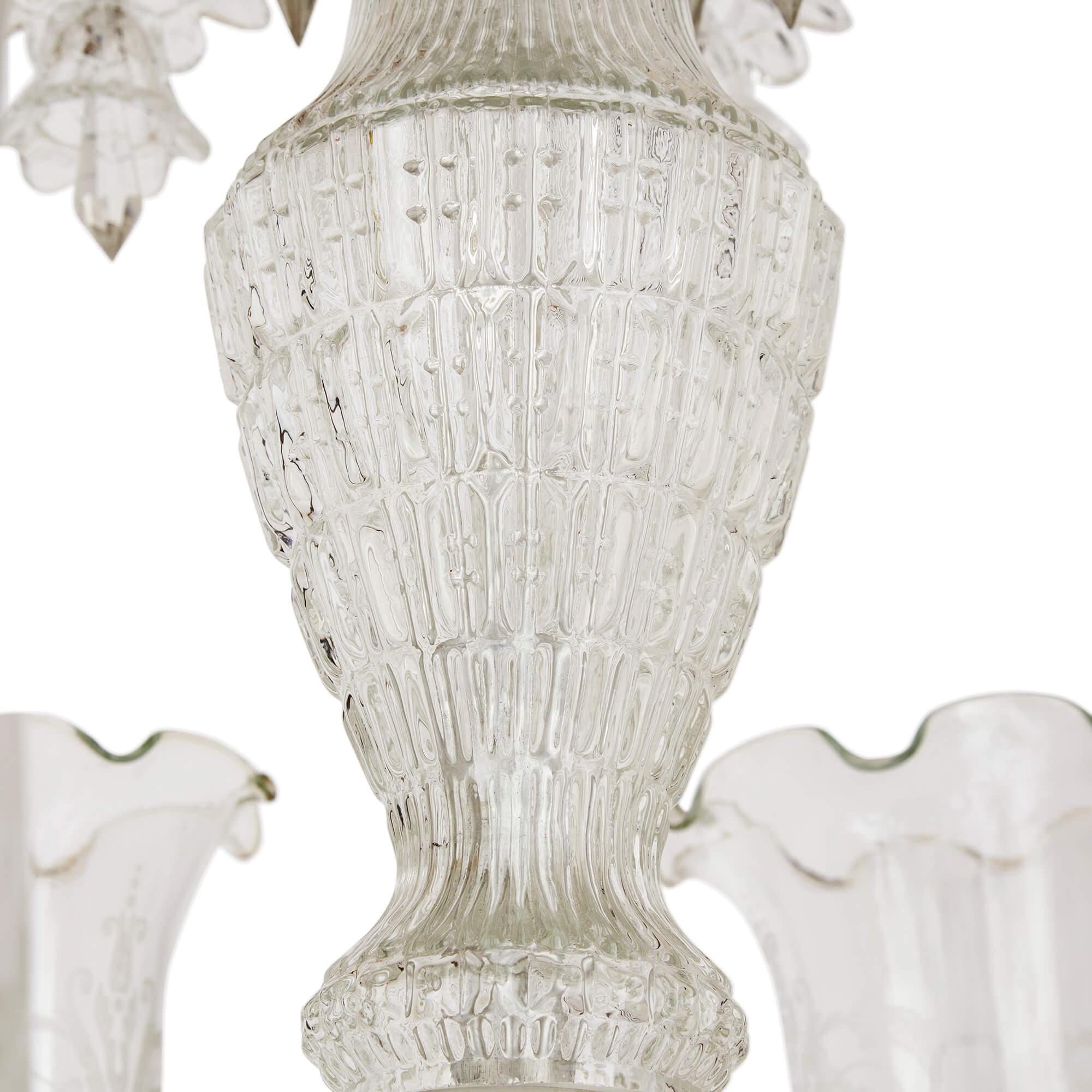 20ième siècle Paire de lustres en verre taillé transparent de style Belle Époque en vente
