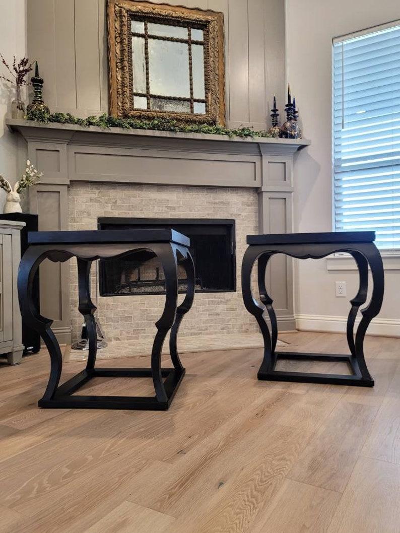 Pair of Bellini by Noir Sculptural Side Tables In Good Condition In Forney, TX