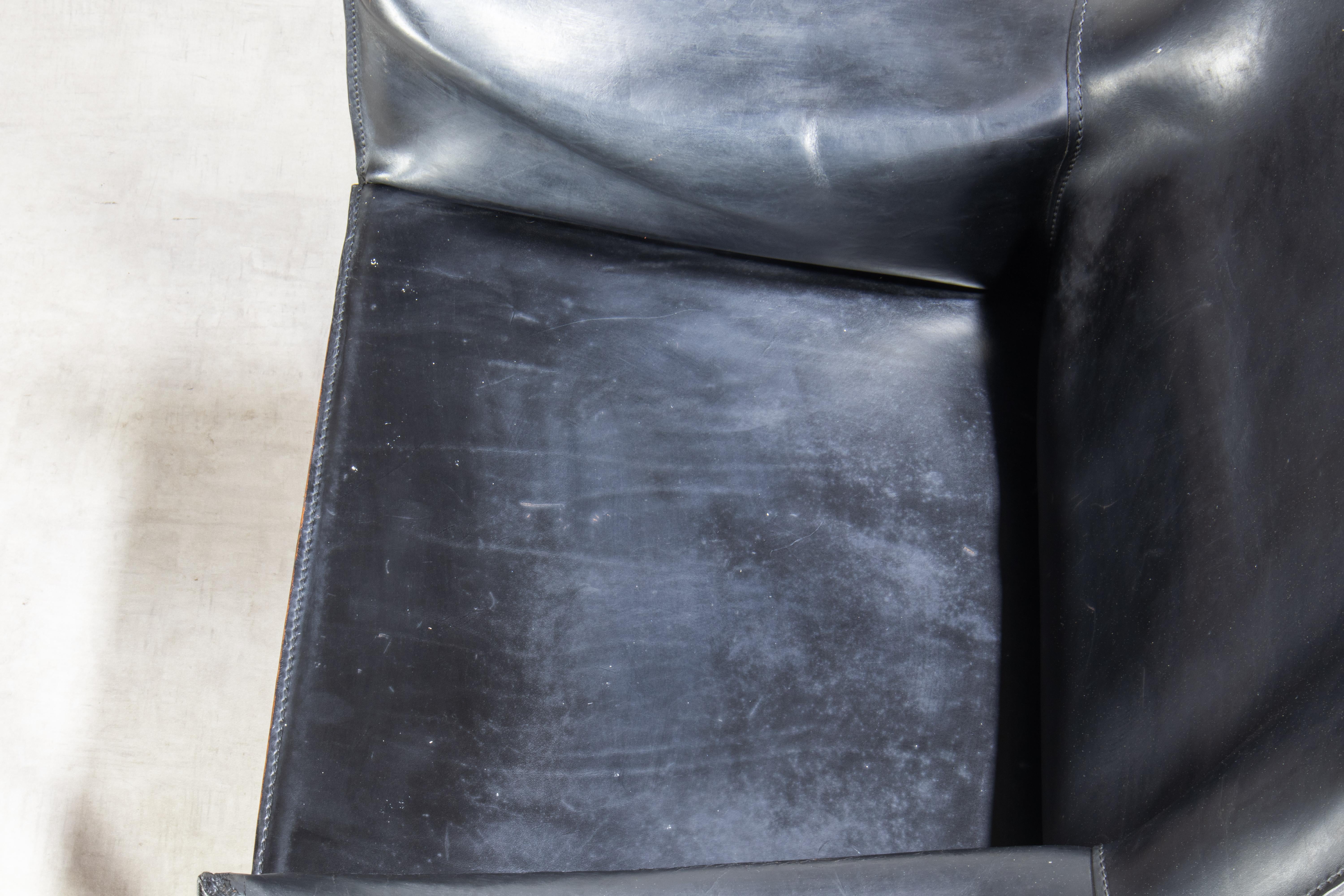 Pair of Bellini CAB 413 Armchairs in Vintage Black Saddle Leather for Cassina For Sale 4