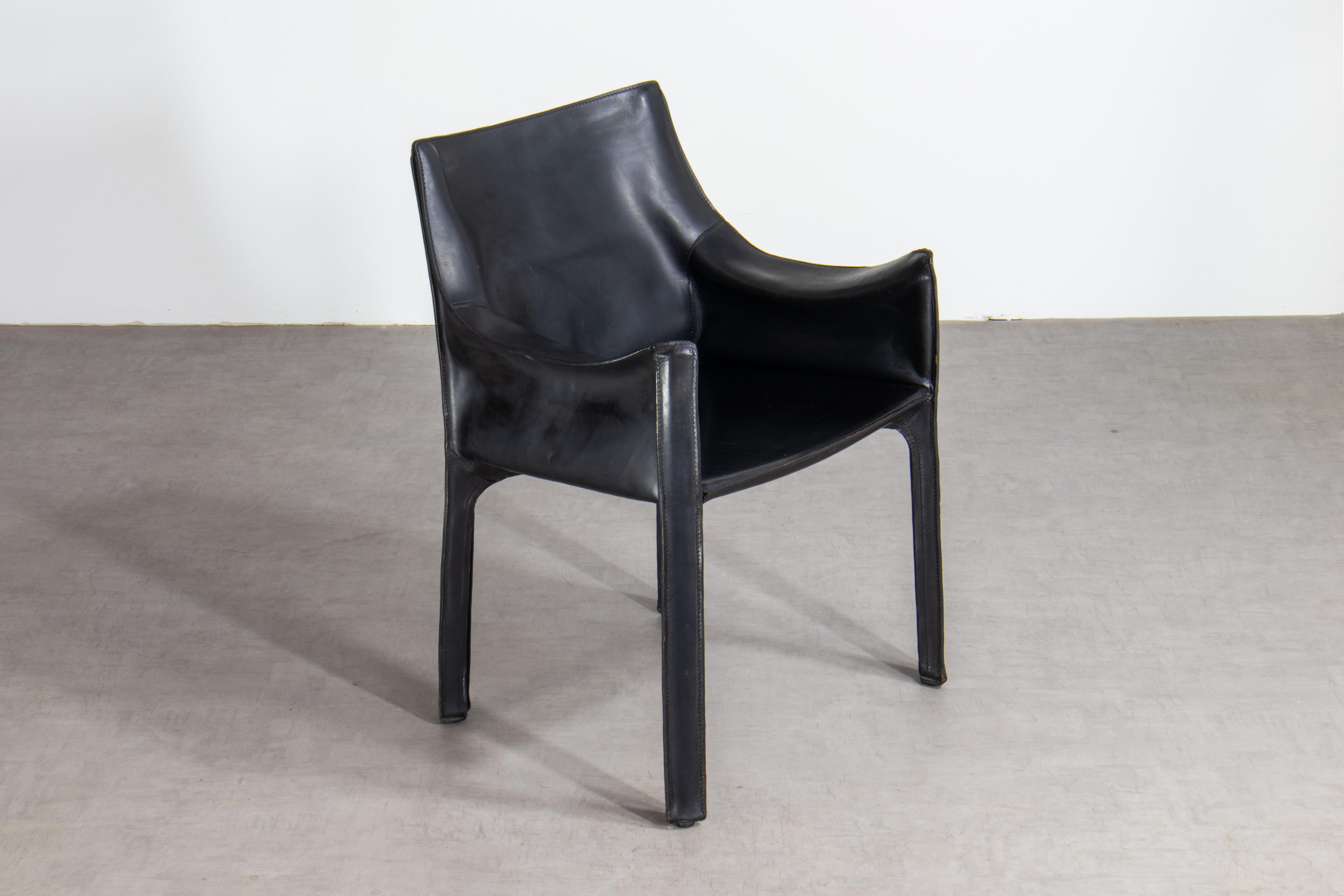 Italian Pair of Bellini CAB 413 Armchairs in Vintage Black Saddle Leather for Cassina For Sale
