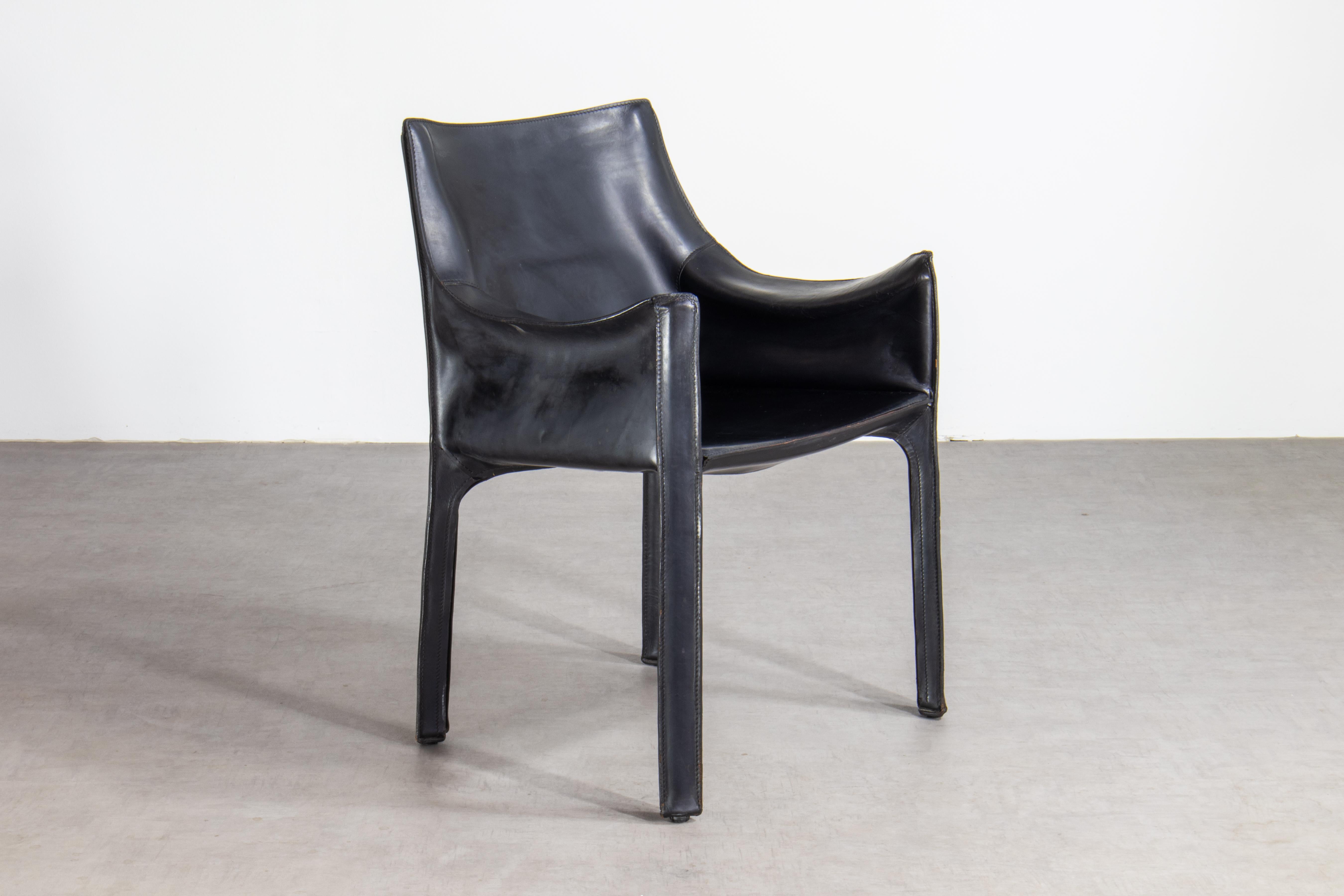 Pair of Bellini CAB 413 Armchairs in Vintage Black Saddle Leather for Cassina In Fair Condition For Sale In Grand Cayman, KY