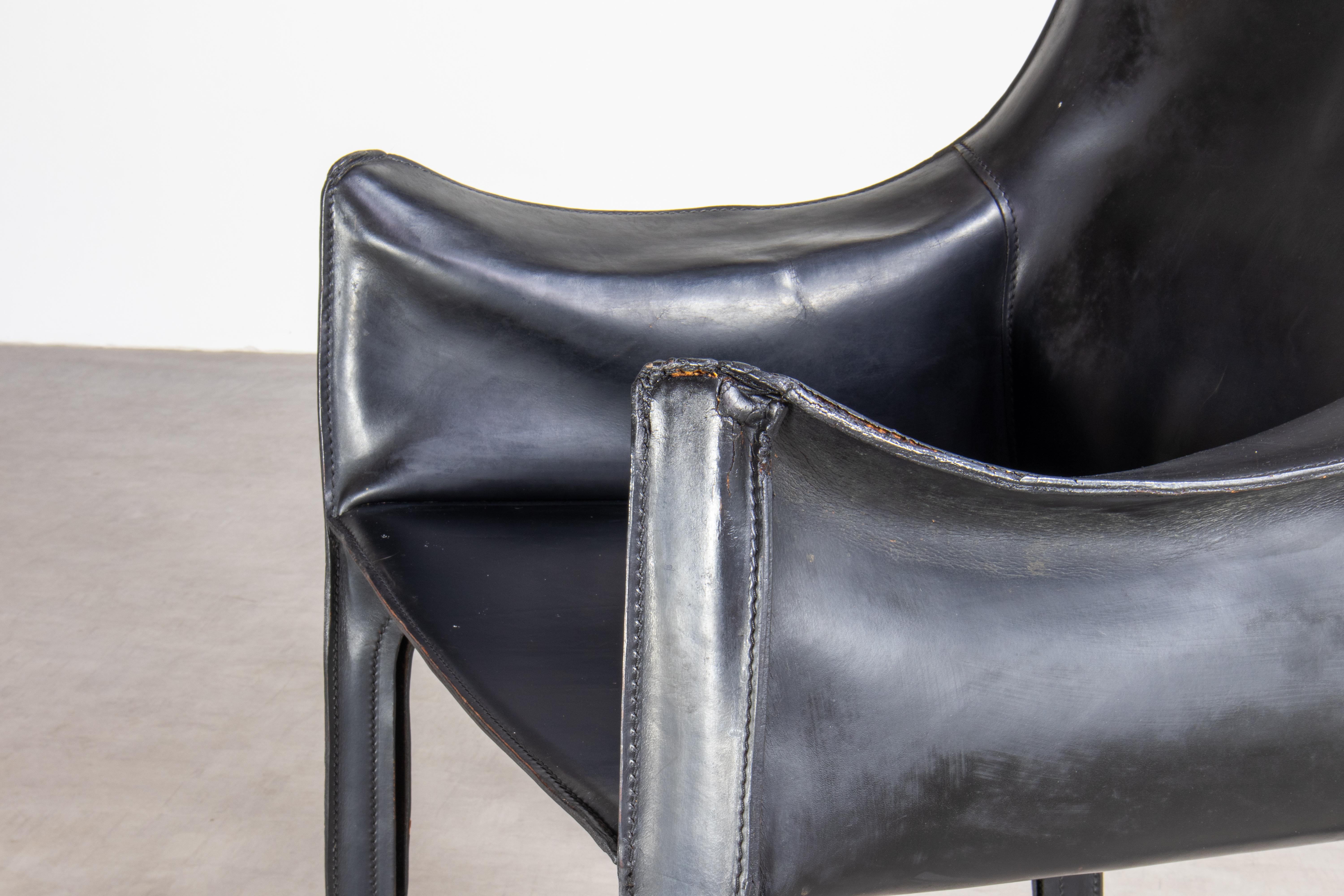 Pair of Bellini CAB 413 Armchairs in Vintage Black Saddle Leather for Cassina For Sale 2