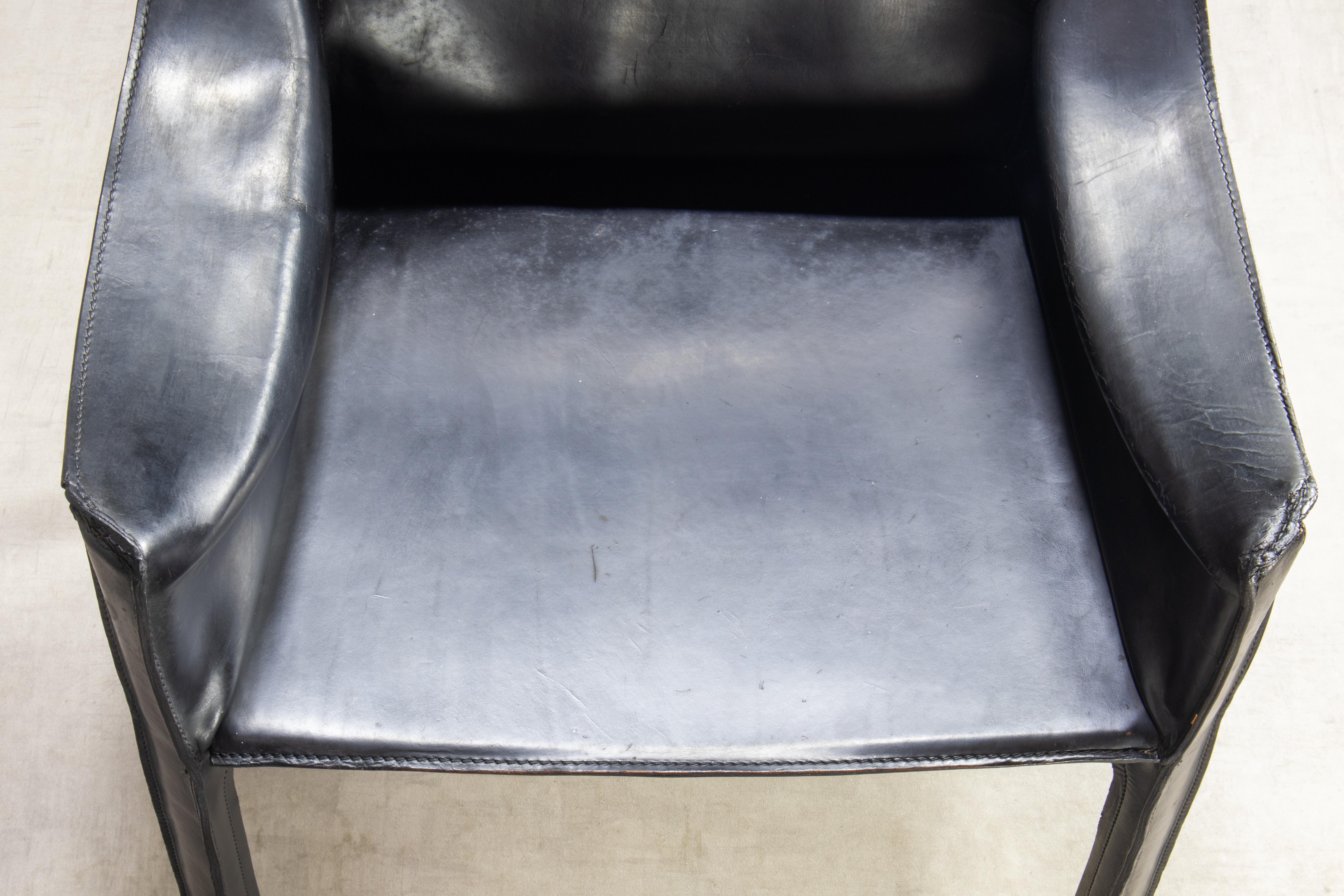 Pair of Bellini CAB 413 Armchairs in Vintage Black Saddle Leather for Cassina For Sale 3